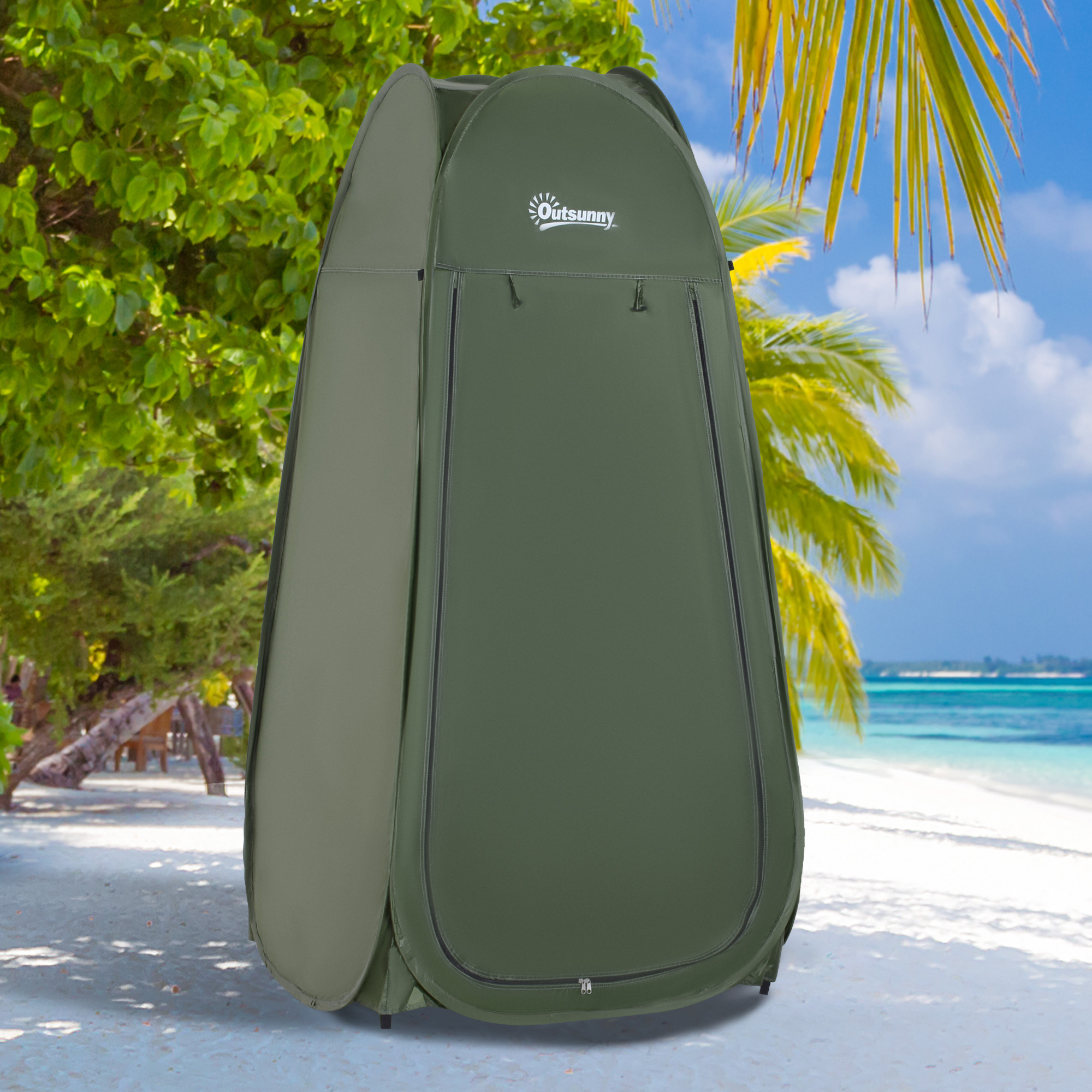 Una tienda pop-up verde en una playa con palmeras y cielo azul.