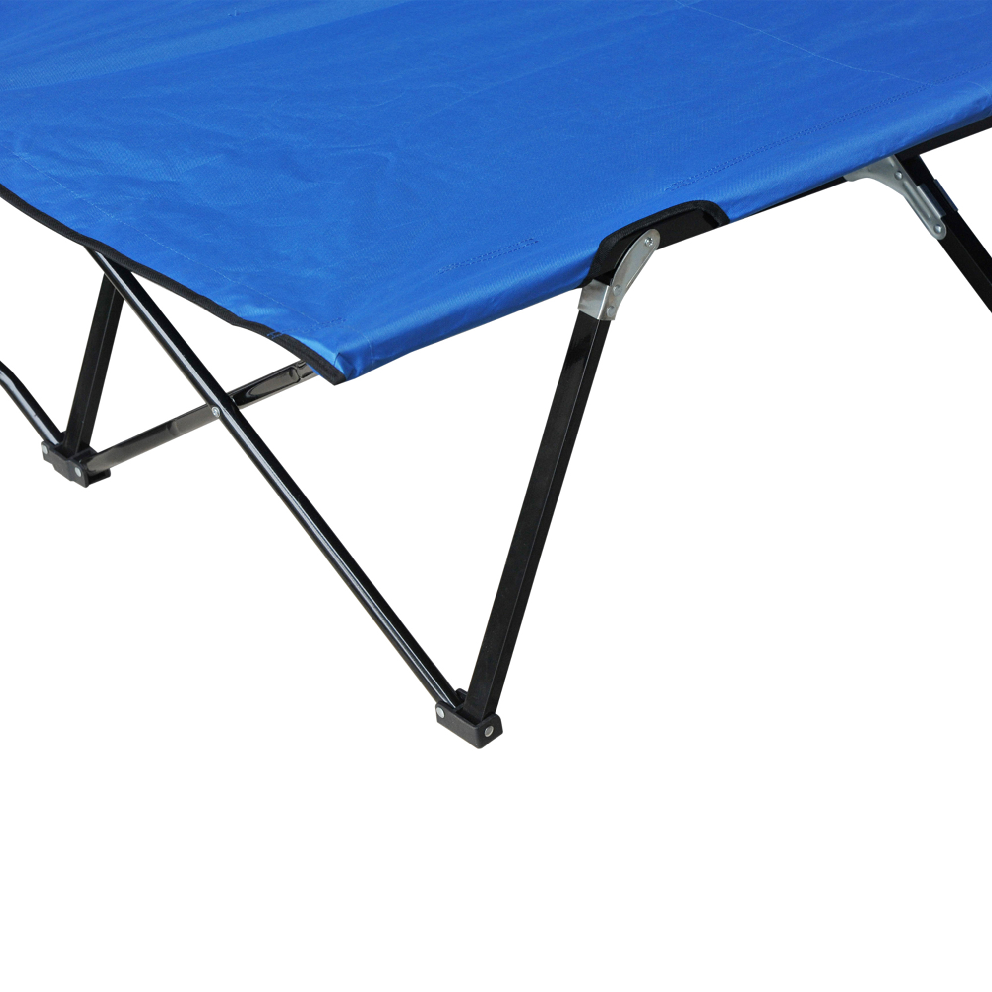 Una cama de camping azul con patas de metal negras. Vista cercana del marco y la tela.