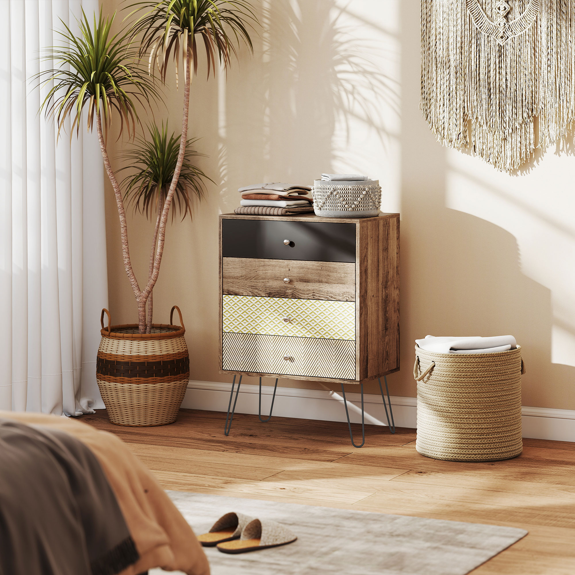 Cómoda de madera con cajones estampados, planta y cesto al lado.
