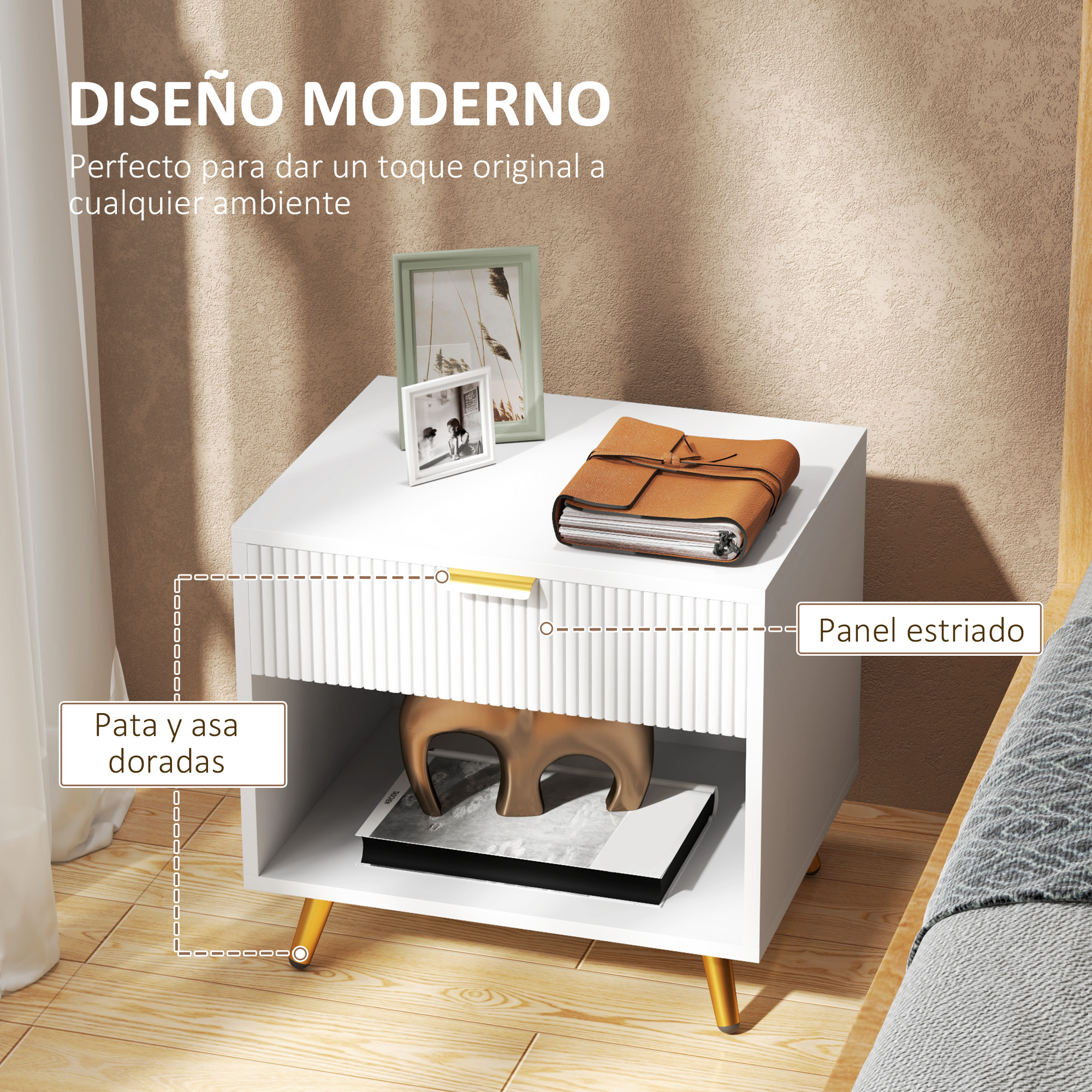 Un moderno mesita de noche blanca con cajón estriado y patas doradas.