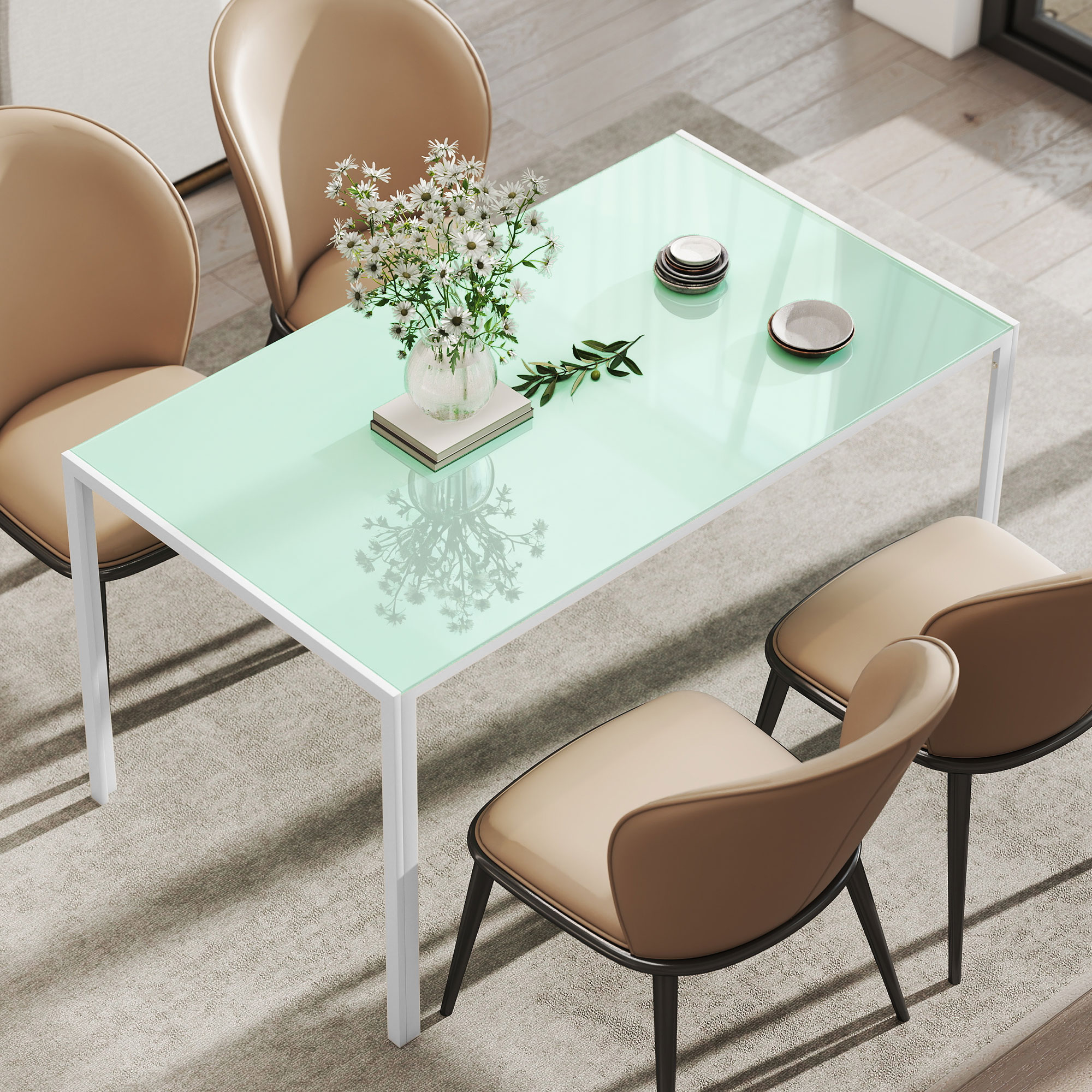 Una mesa de comedor con tapa de cristal verde menta y patas blancas, rodeada de sillas.