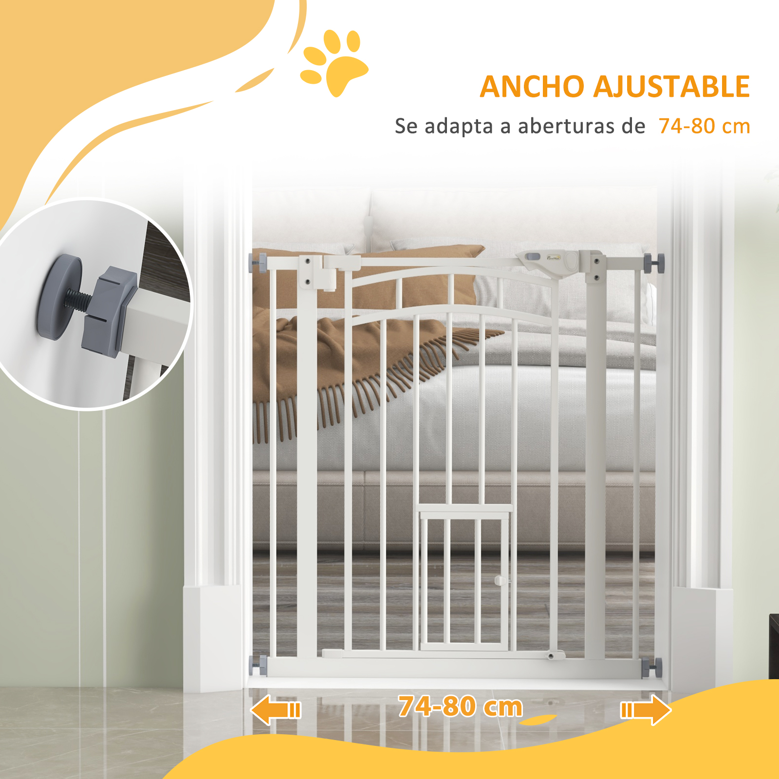 Una puerta blanca para mascotas con puerta pequeña en una entrada, 74-80 cm.
