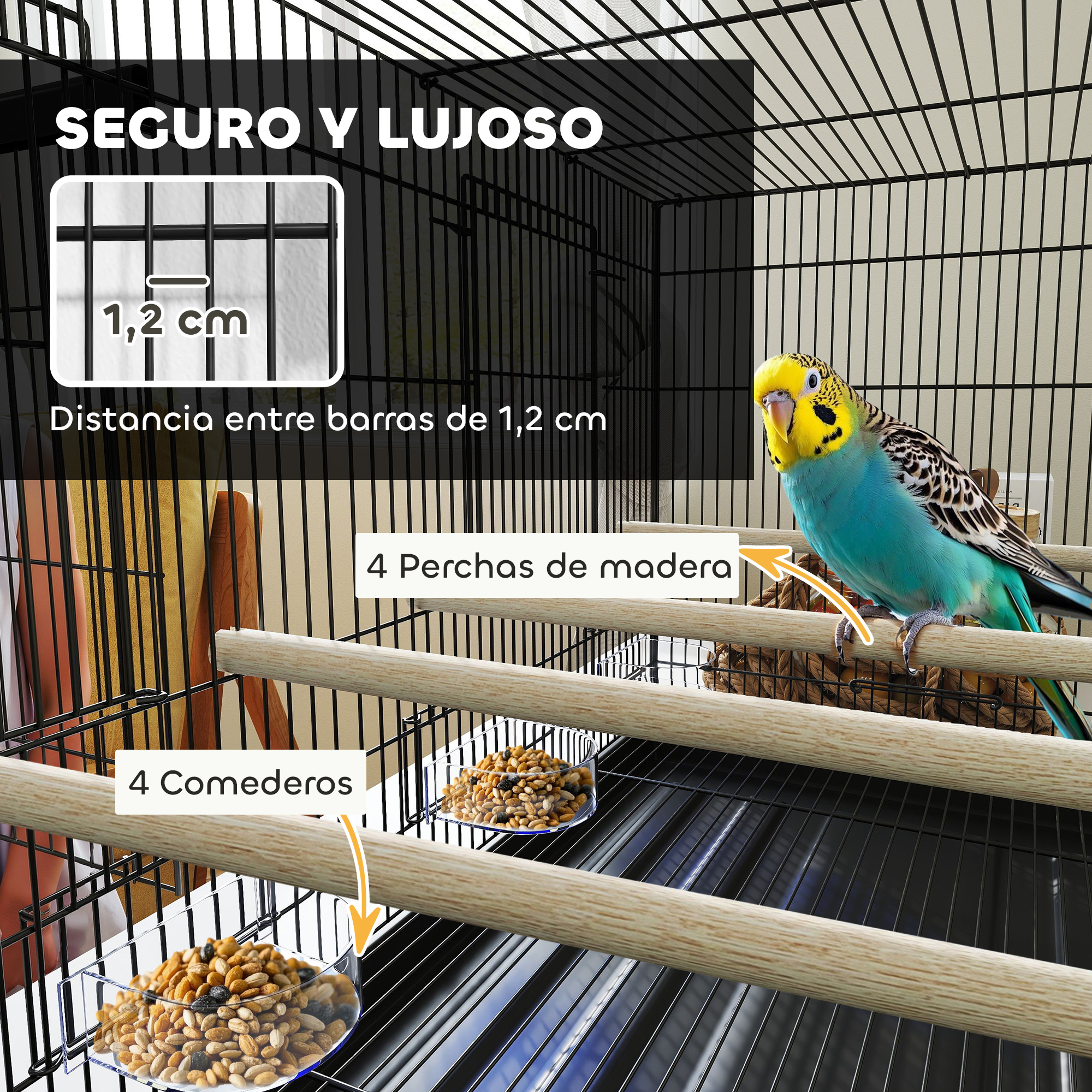 Un periquito se sienta en una percha en una jaula con perchas y comederos de madera.