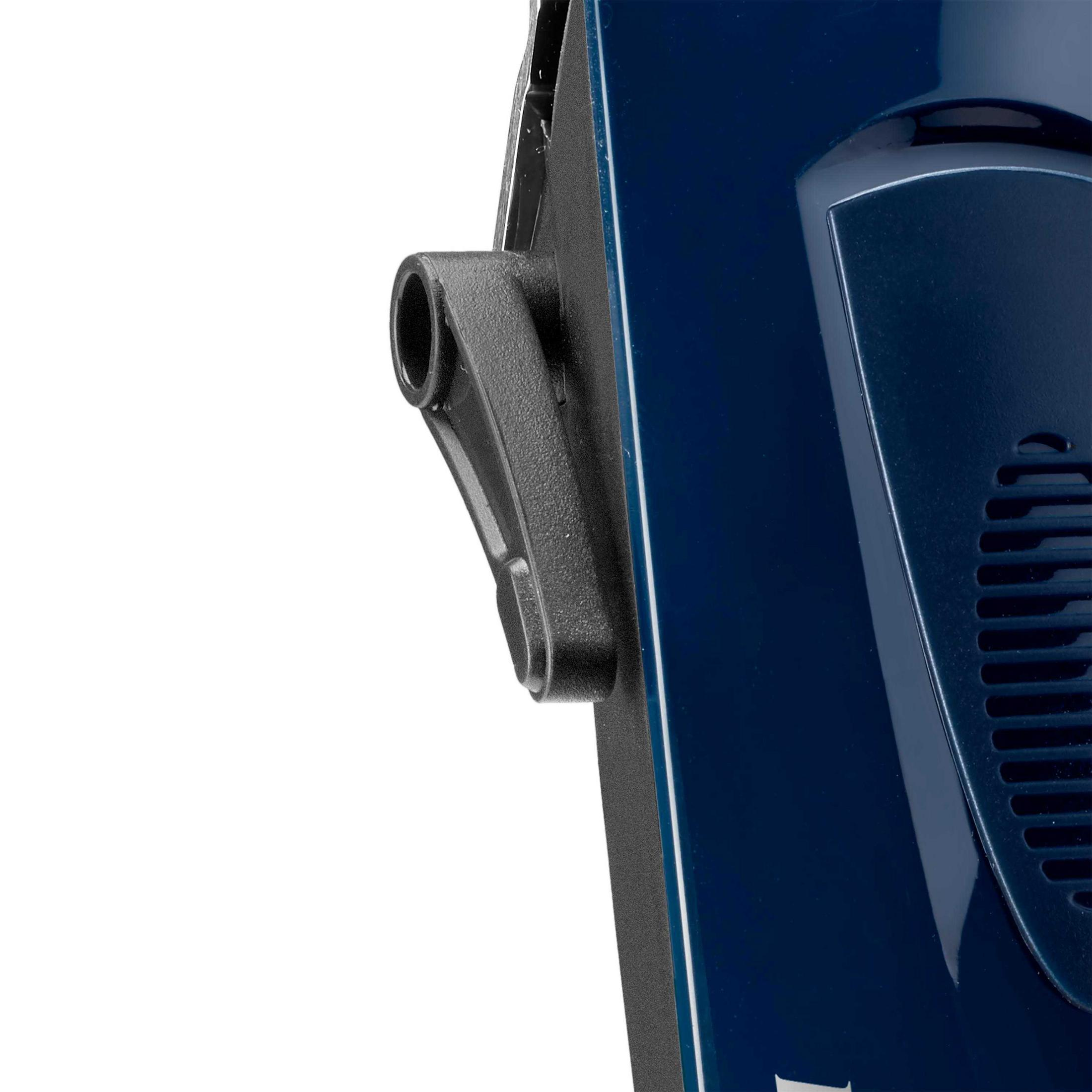 Granatowe pudełko z czarnym ramieniem montażowym i otworami wentylacyjnymi.