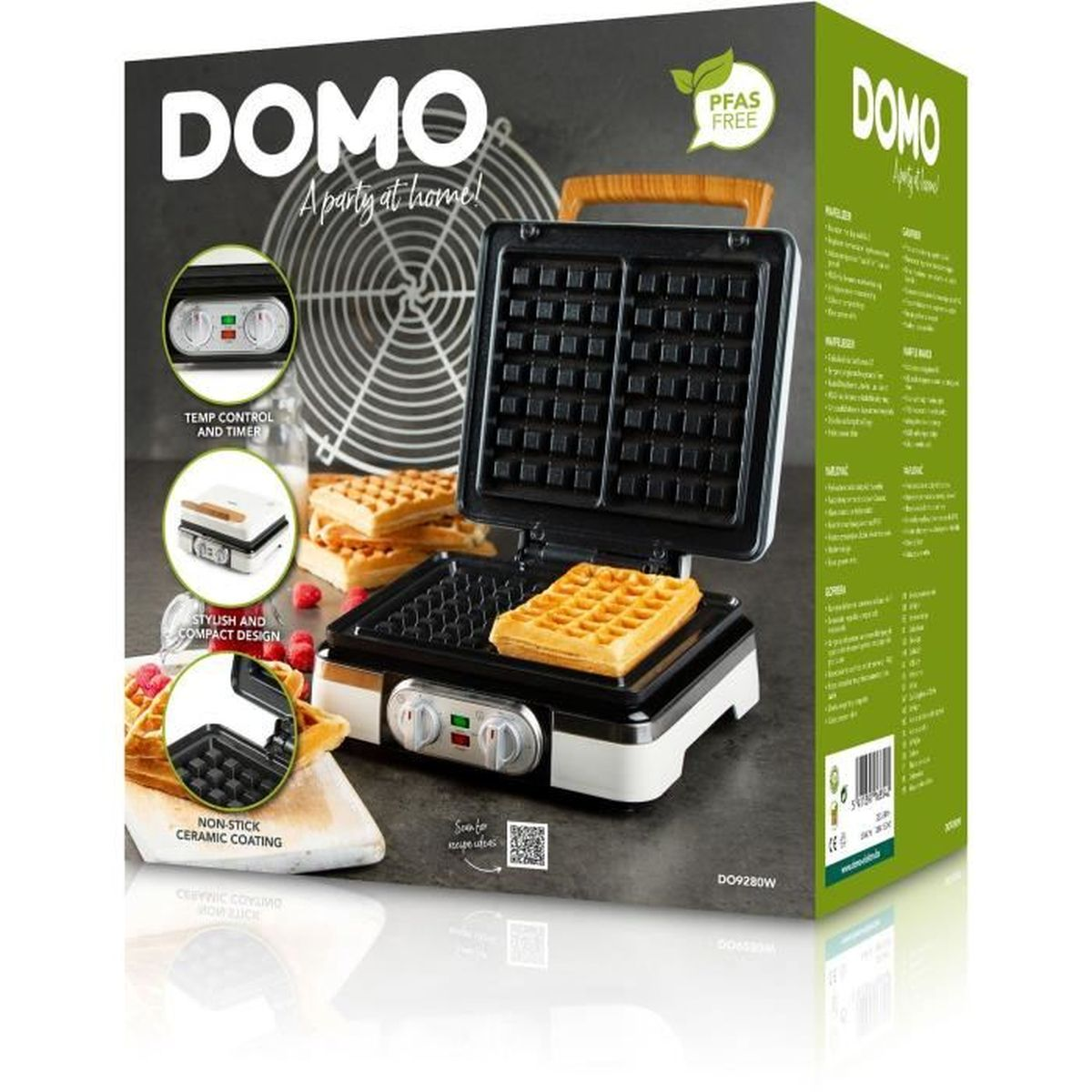 Macchina per waffle DOMO con waffle finiti e frutti di bosco sulla confezione.