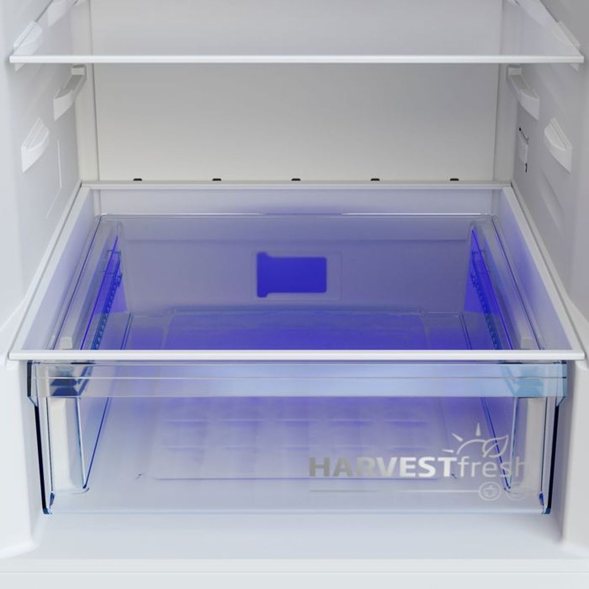 Leere transparente Kühlschublade mit blauem Licht und HarvestFresh-Logo.