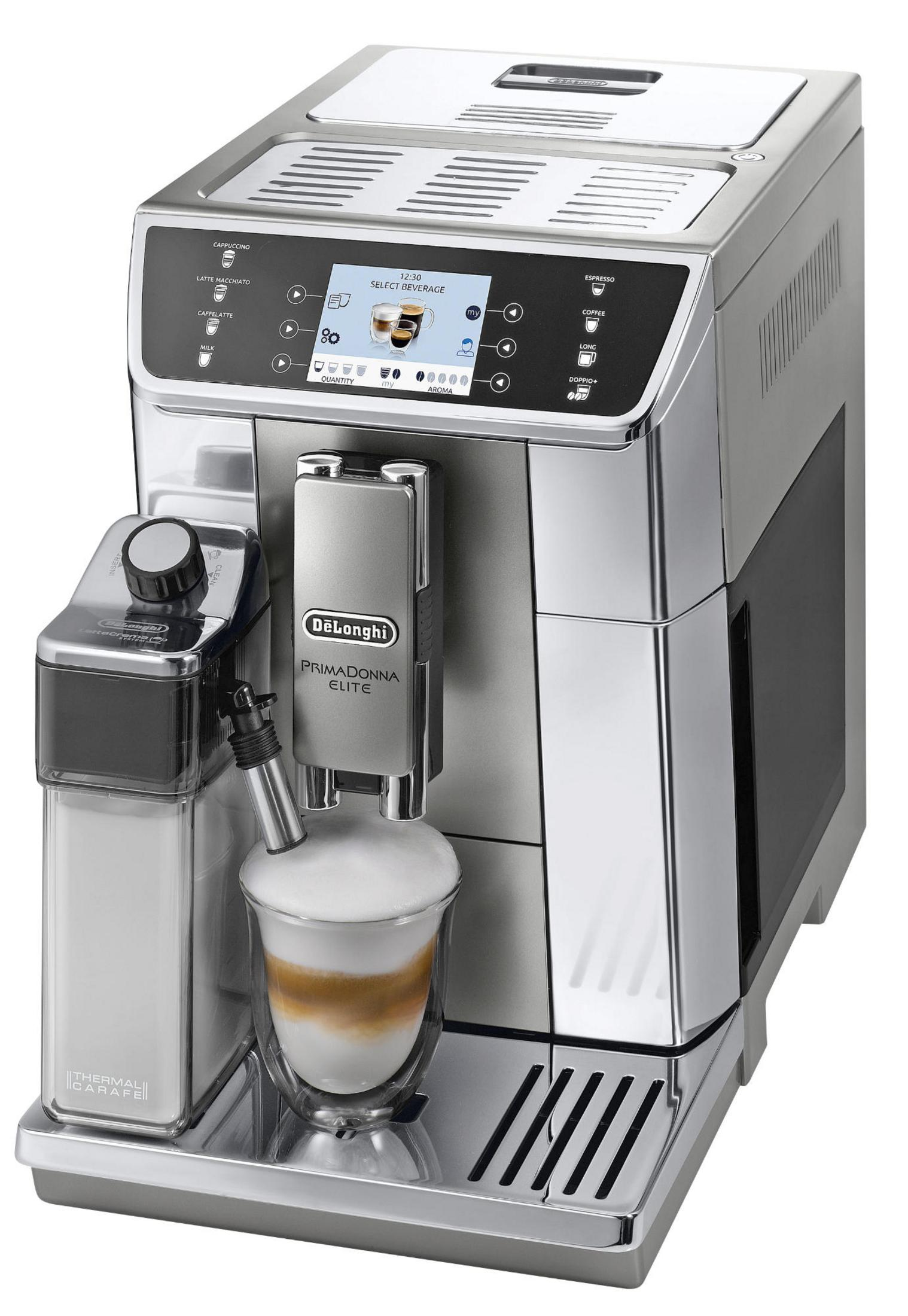 Eine silberne DeLonghi Kaffeemaschine mit einem Glas Kaffee und Milchschaum.