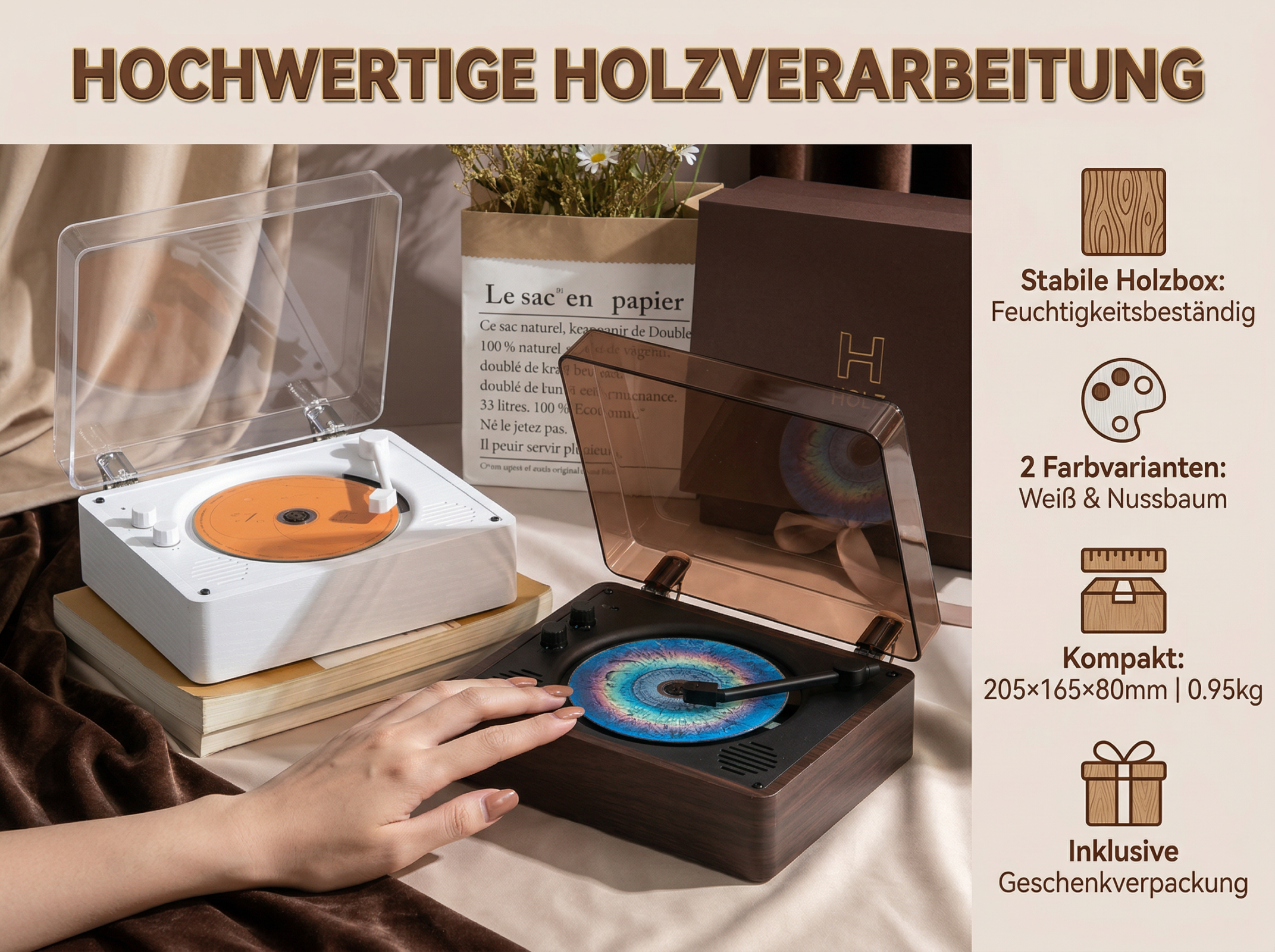 Zwei Plattenspieler, einer weiß, einer braun, mit bedruckten Platten.