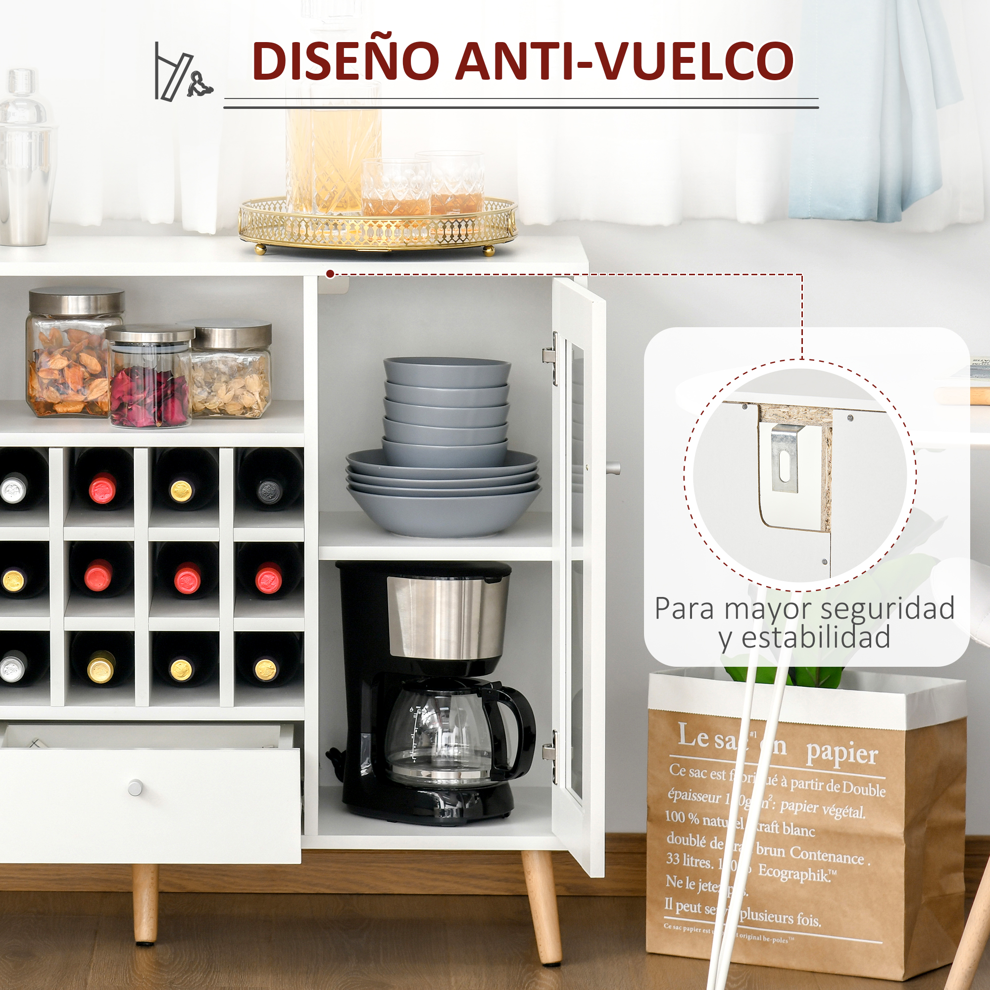 Mueble blanco con botellero, cafetera, cuencos, tarros y diseño antivuelco.
