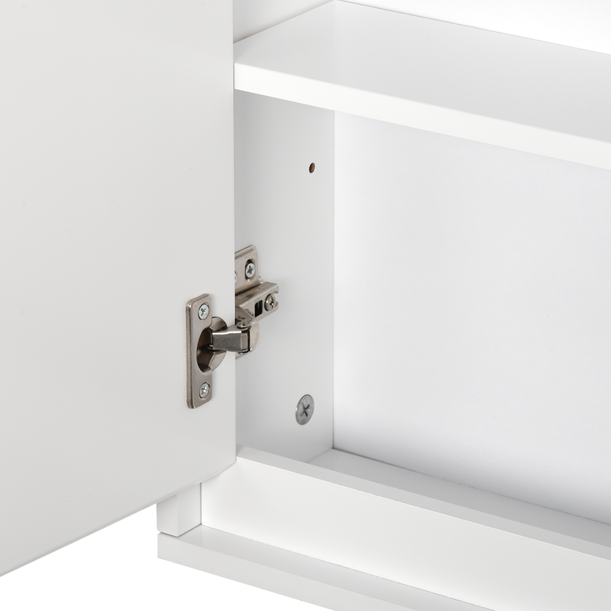 Un armario blanco con una puerta abierta y una bisagra.