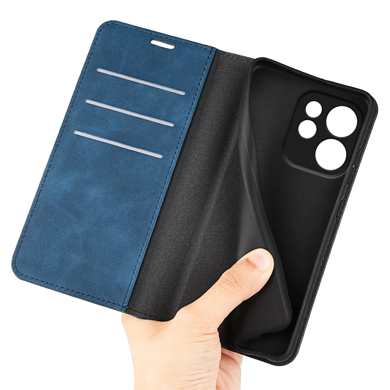 Een hand houdt een blauwe telefoonhoes vast met kaartsleuven en een camera-uitsparing.