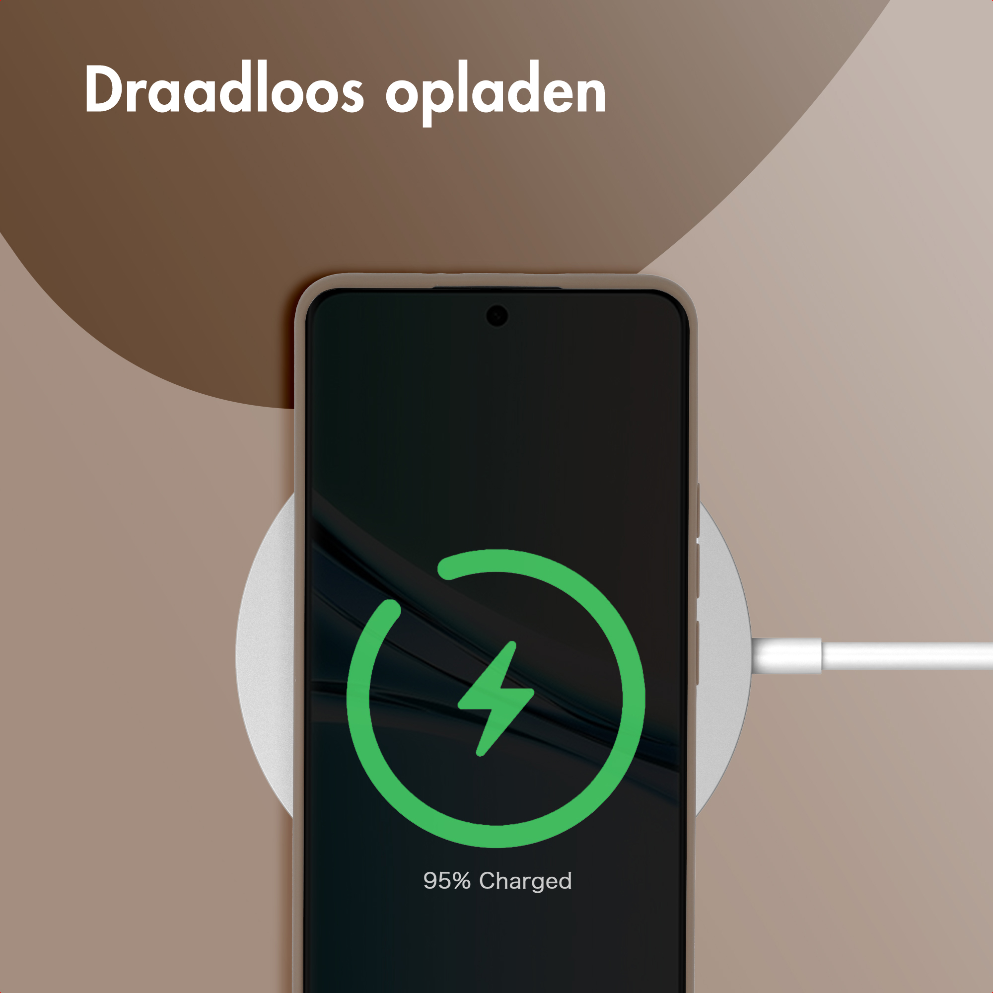 Un smartphone se charge sans fil, 95% chargé. Une icône d'éclair est visible.
