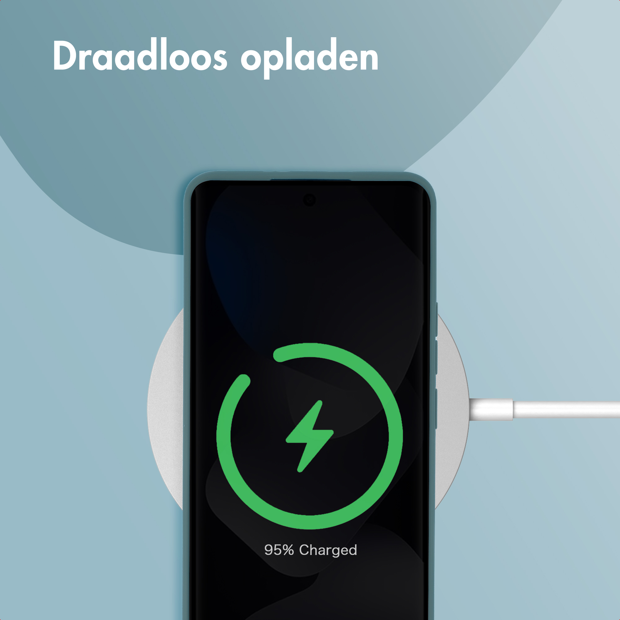 Een smartphone wordt draadloos opgeladen, 95% vol.