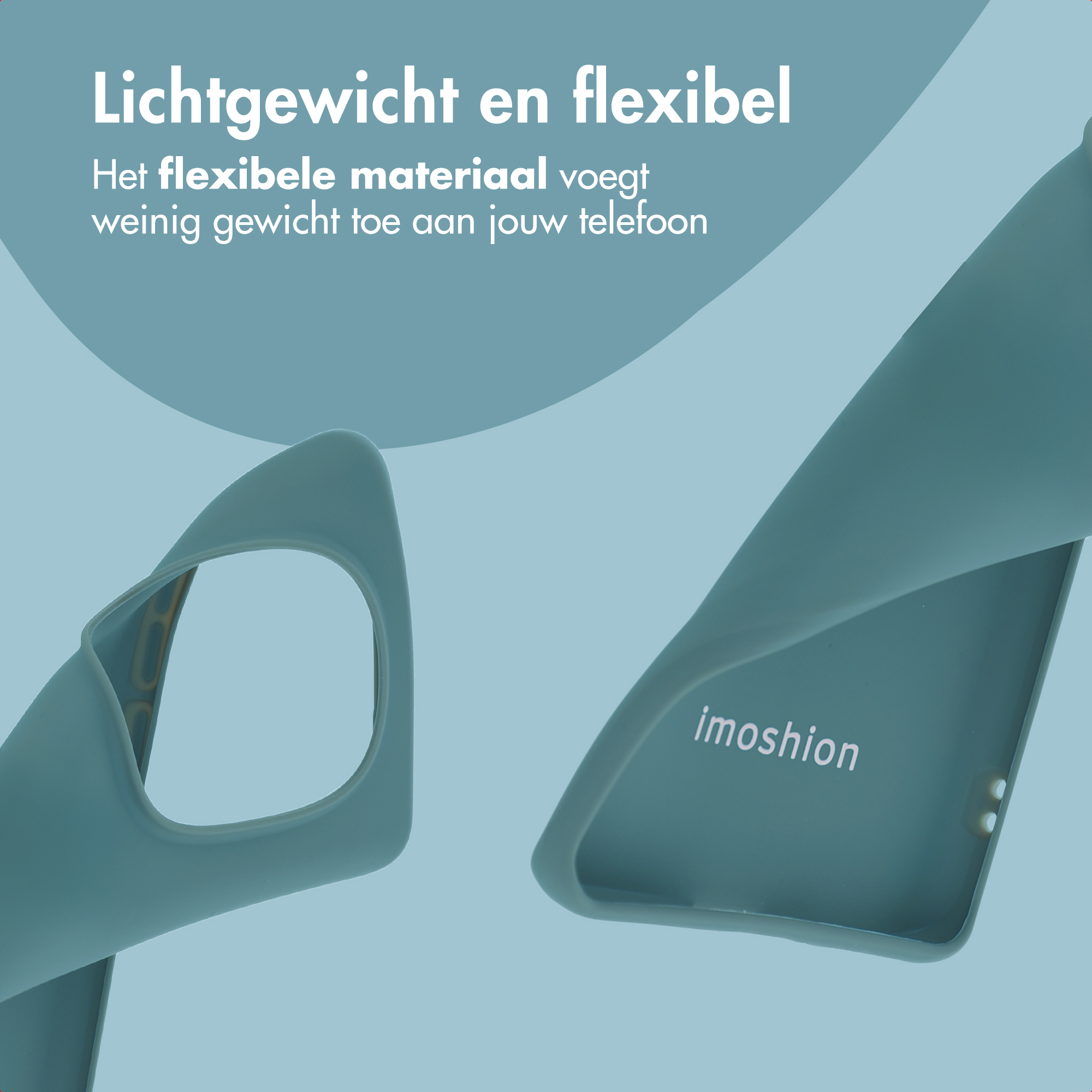 Twee turkooizen telefoonhoesjes op een lichtblauwe achtergrond.