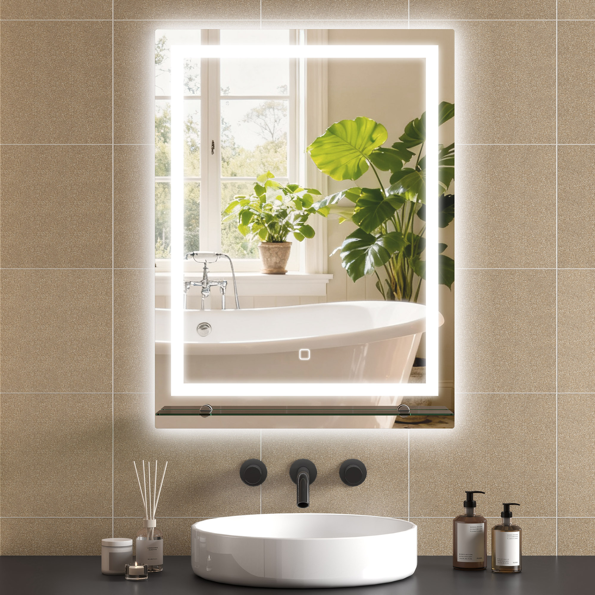 Espejo iluminado sobre lavabo con grifo y bañera. Plantas verdes visibles.