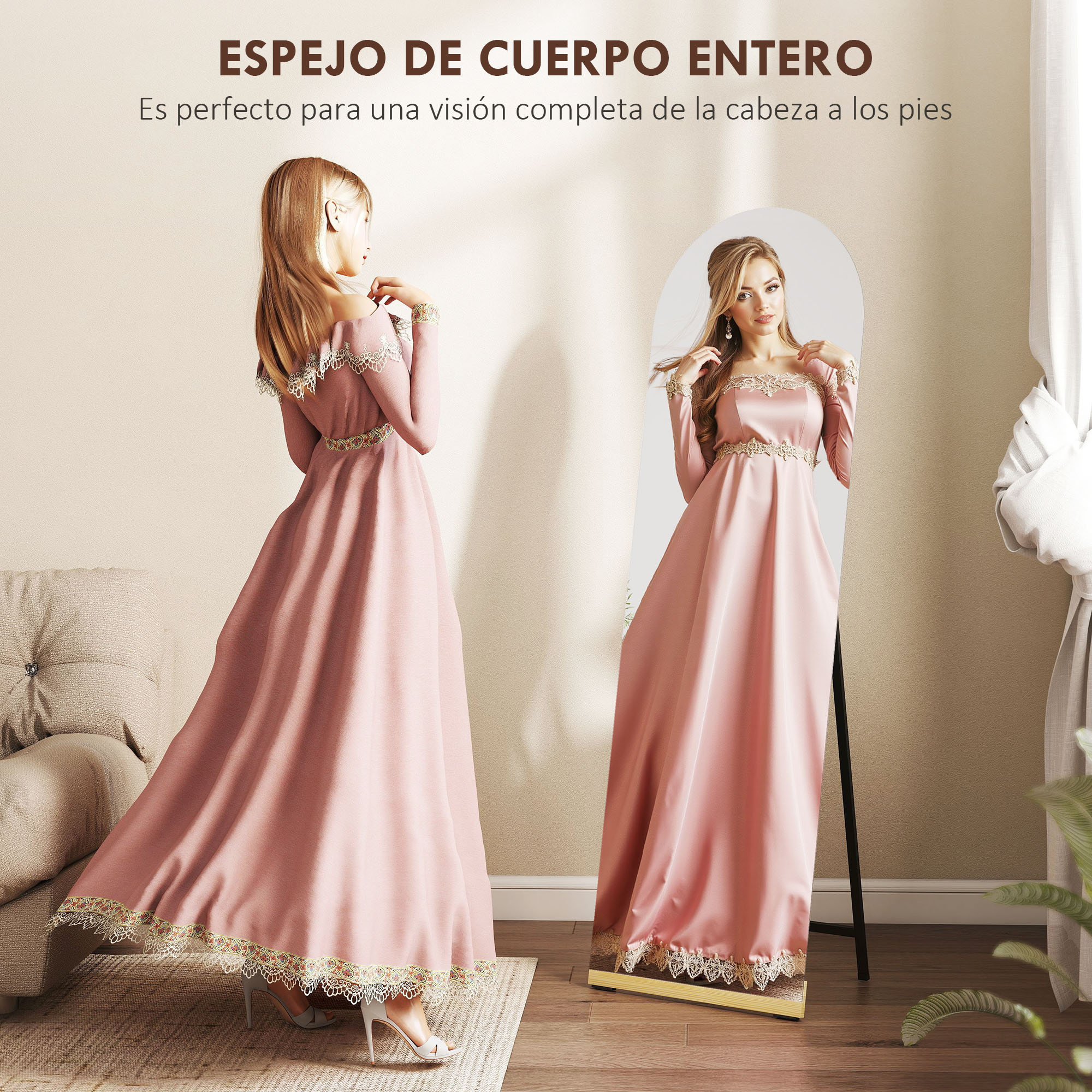 Mujer con vestido rosa se mira en un espejo de cuerpo entero.