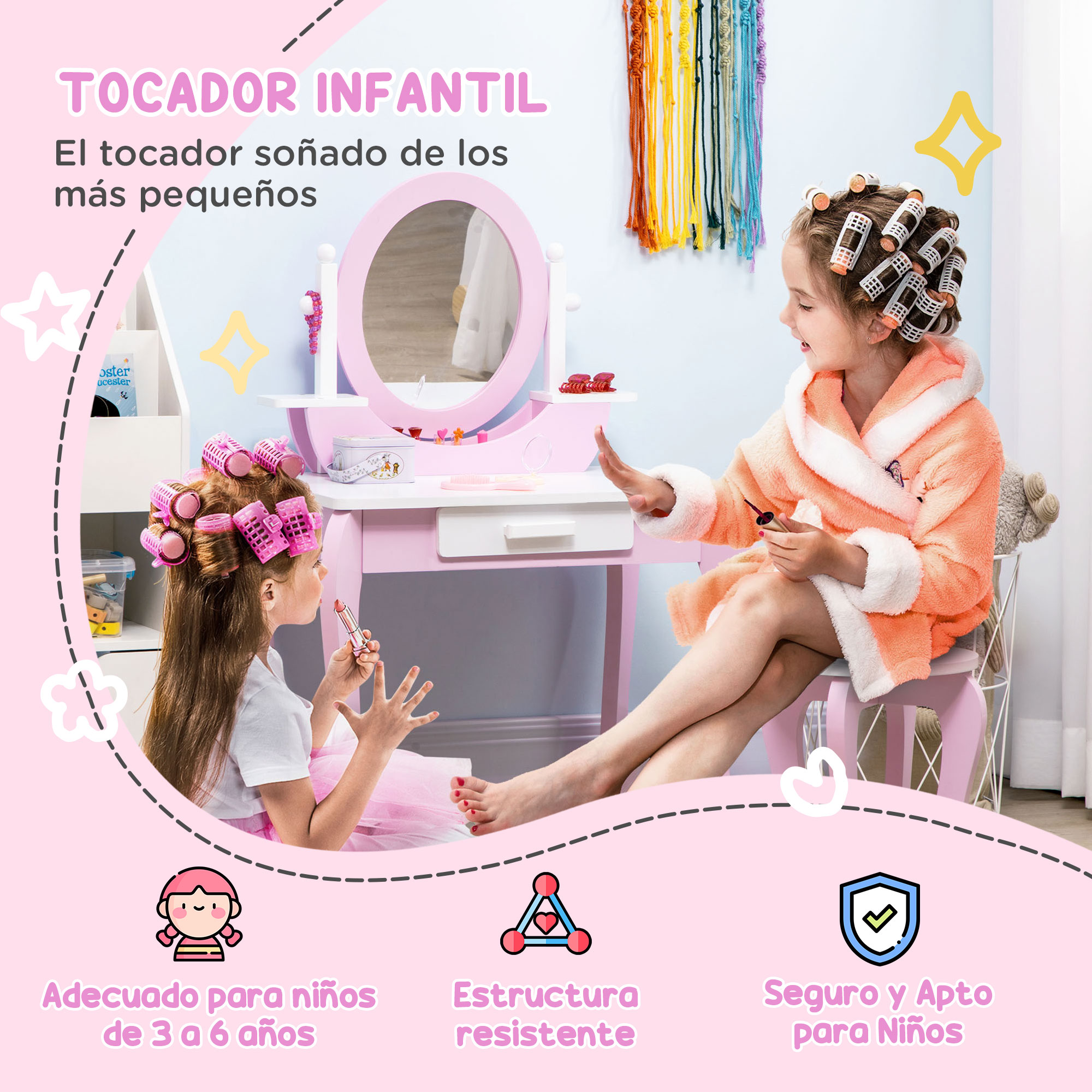 Dos niñas con rulos en un tocador. Una sostiene un labial. Tocador rosa, bata naranja.