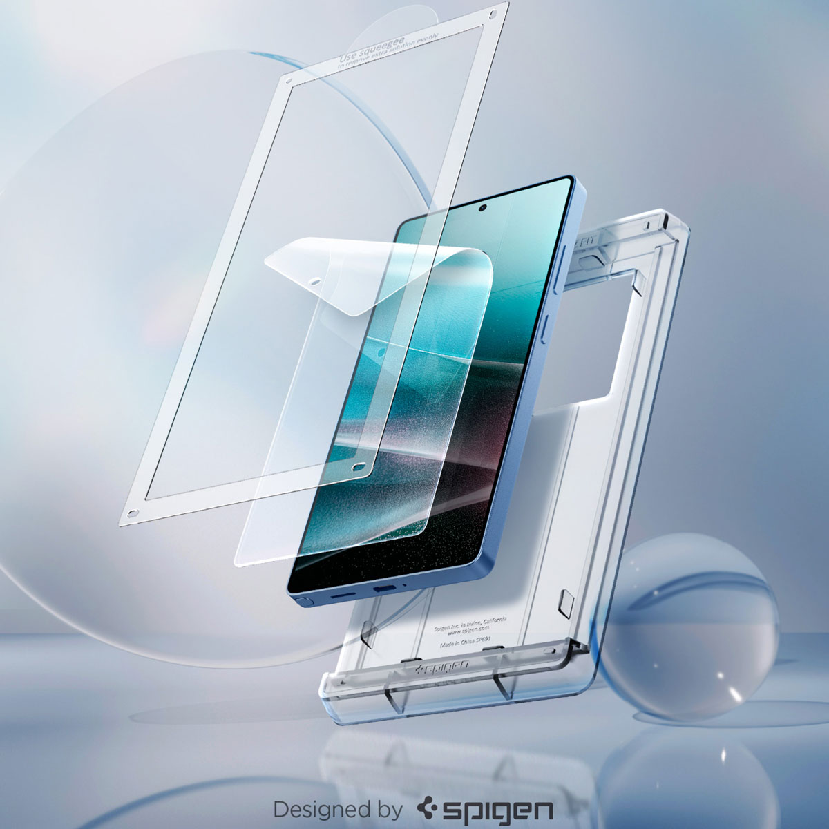Un smartphone bleu avec protection d'écran et étui sur fond gris.