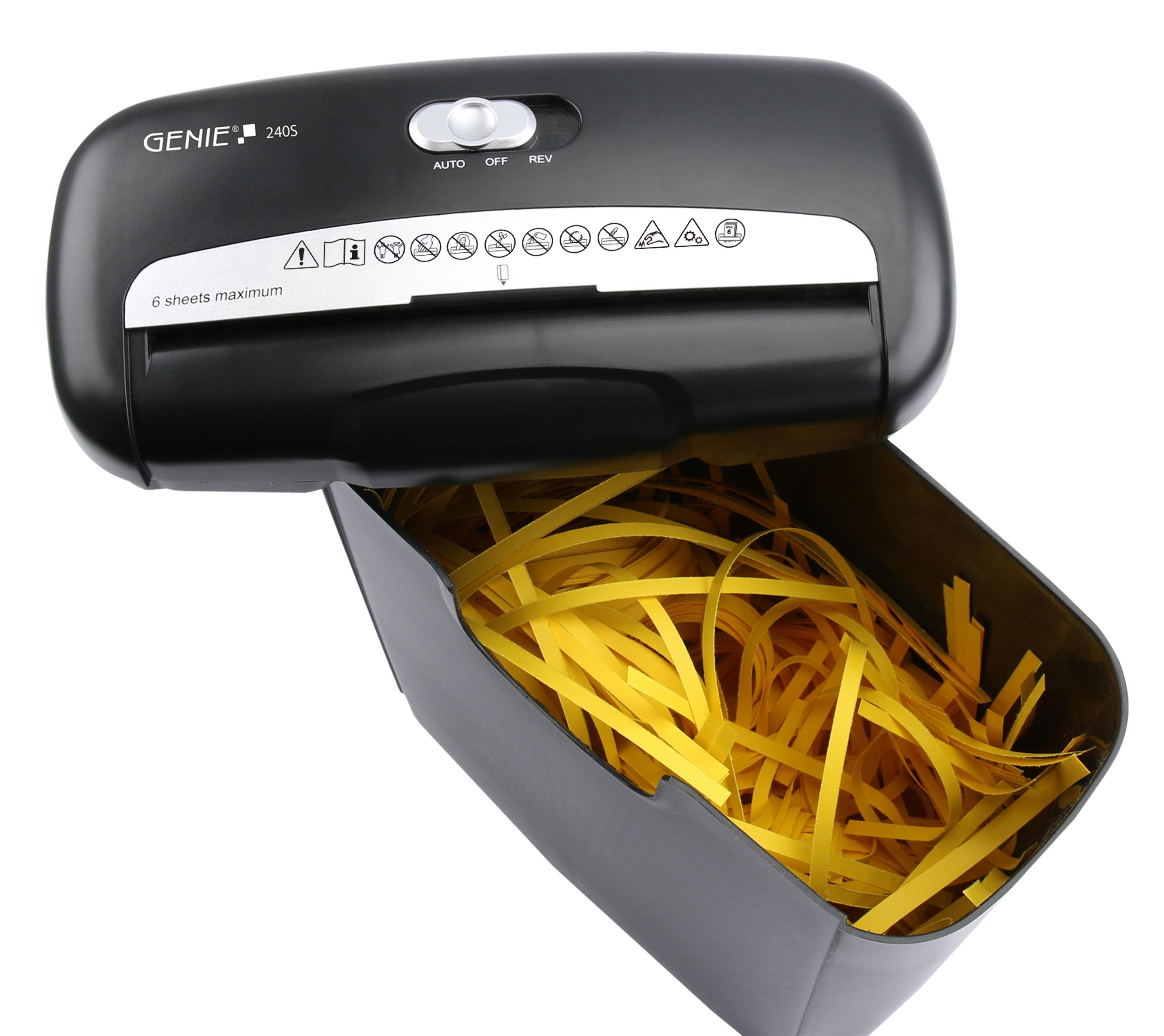 Ein schwarzer Aktenvernichter mit vollem gelben Papierkorb.