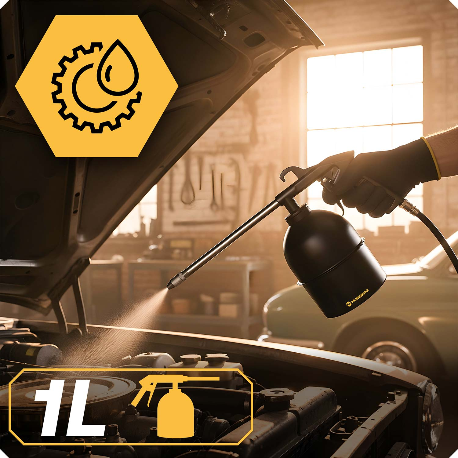 Warsztat: Ręka rozpyla płyn do otwartej komory silnika samochodu.