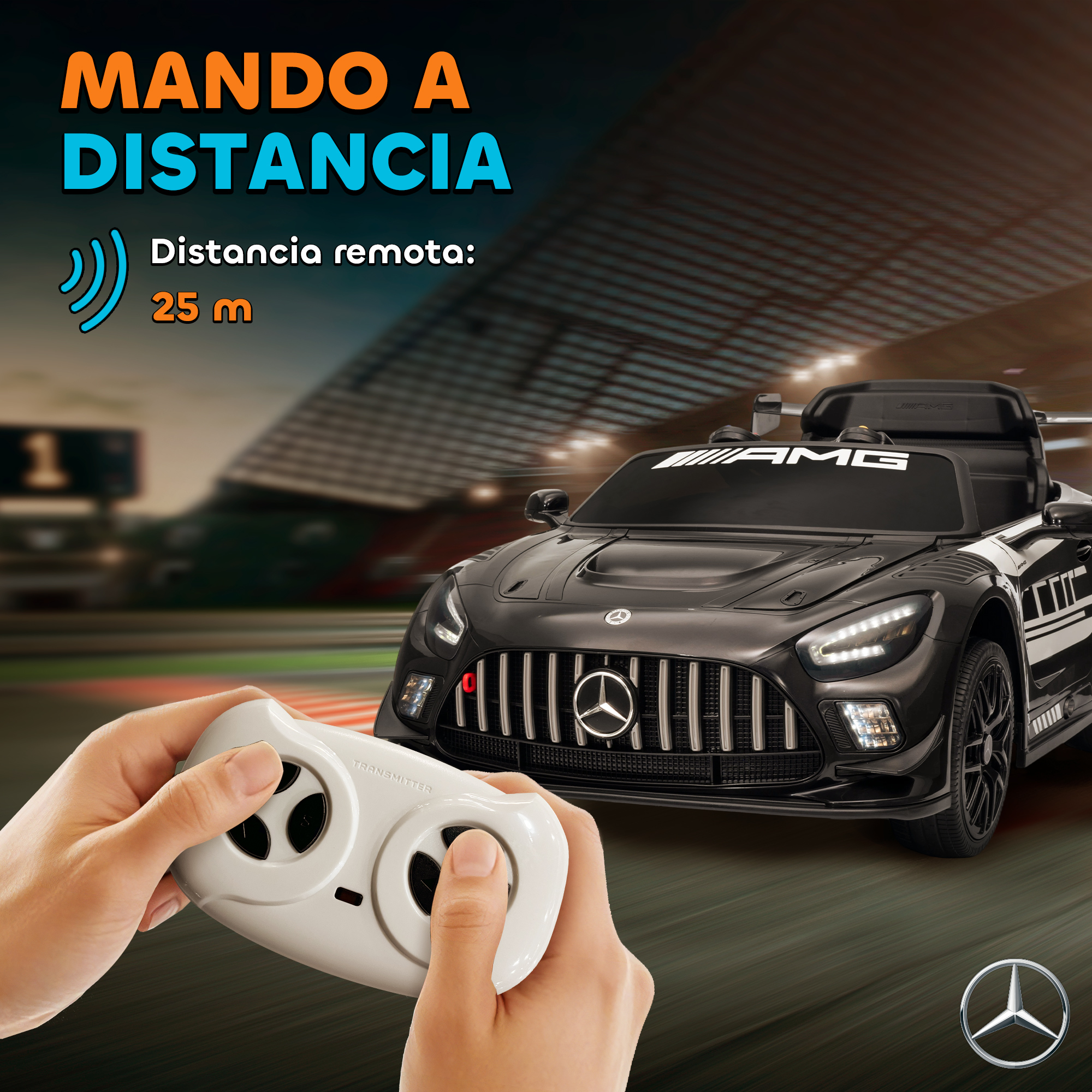 Coche negro a control remoto con logo AMG, sostenido por manos en un control blanco.