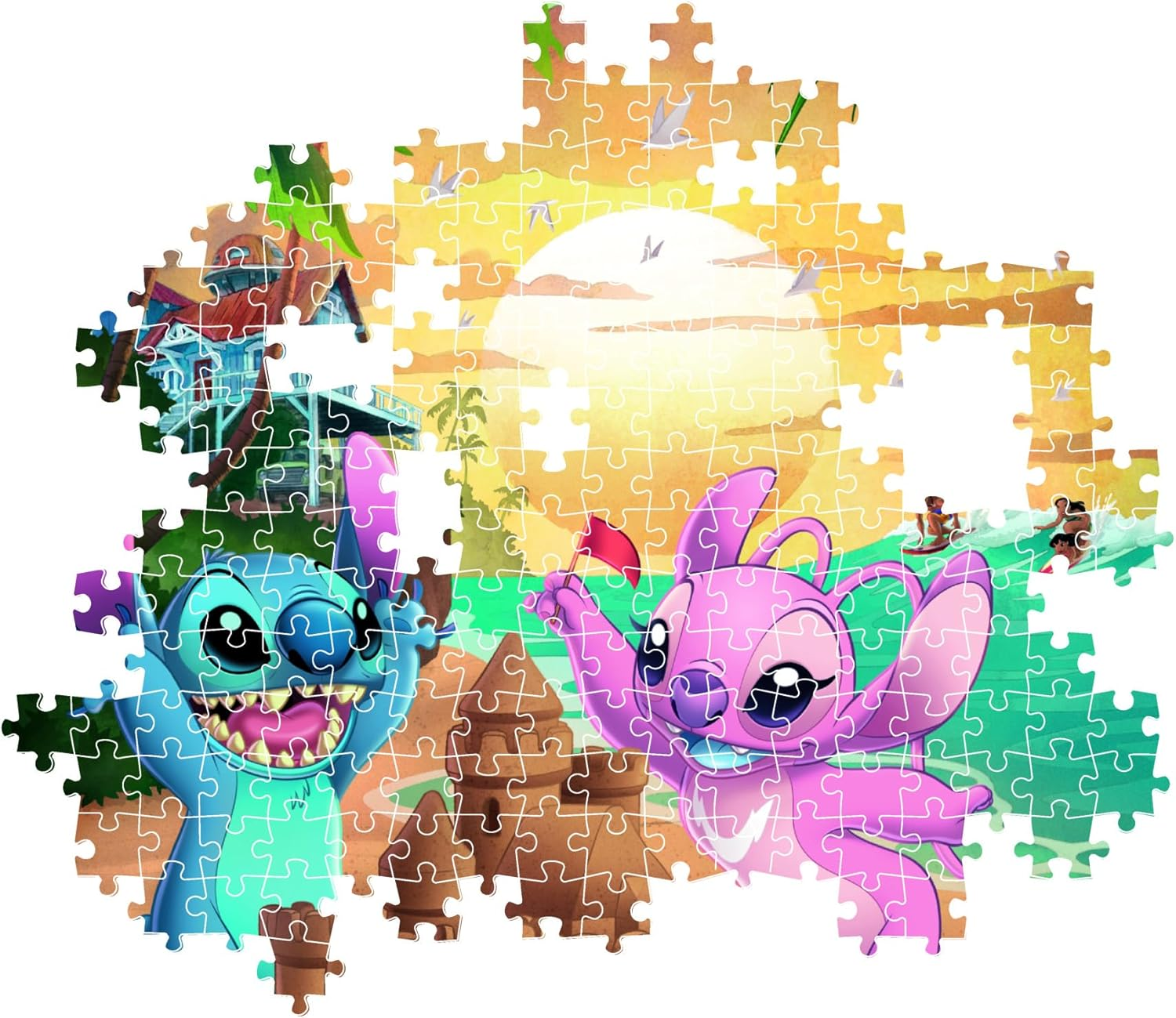 Stitch i Angel na plaży z surferami i domami w tle.