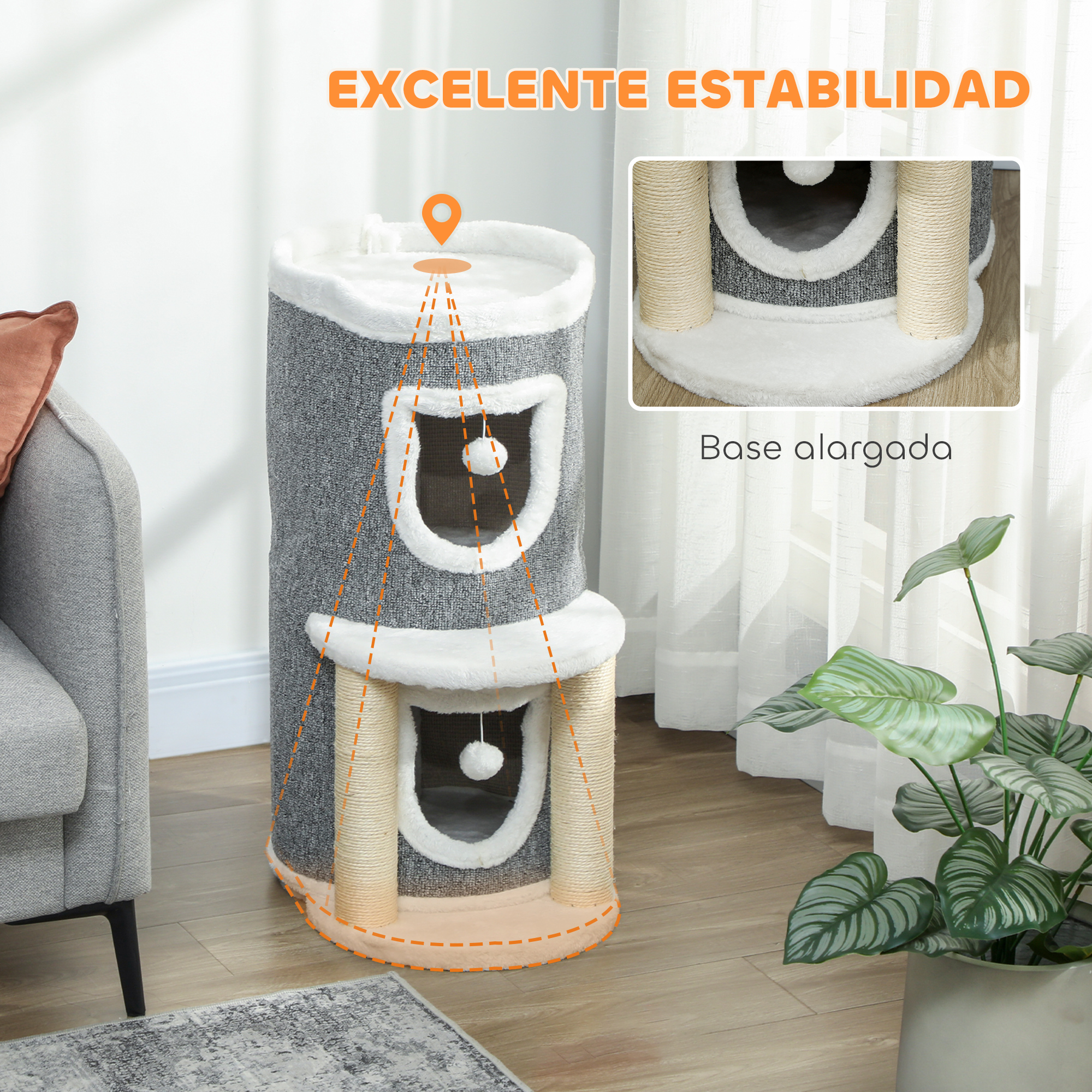 Árbol rascador gris con postes y dos niveles, junto a un sofá.