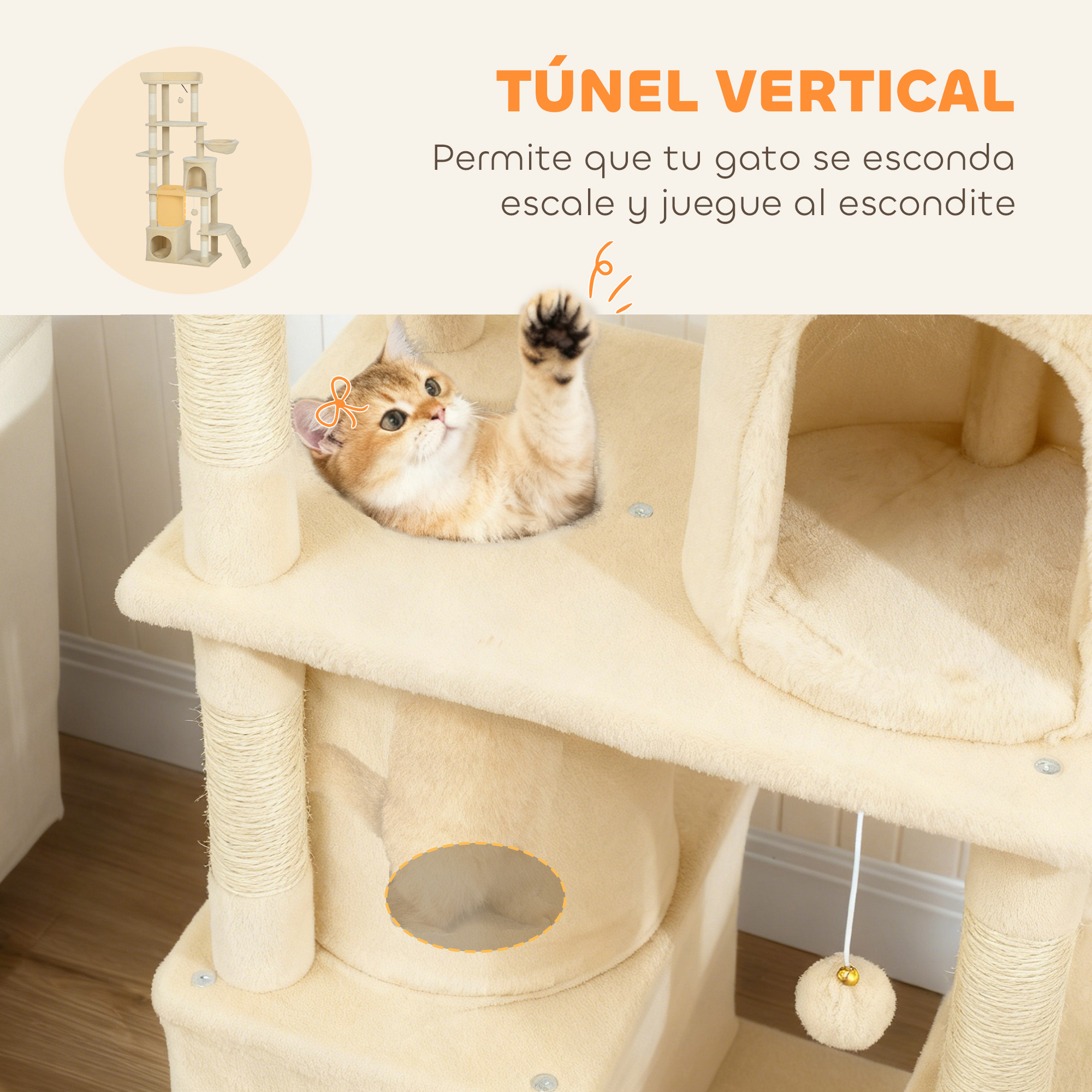 Un gatito esponjoso, marrón claro, juega en un árbol para gatos beige de varios niveles con juguetes.