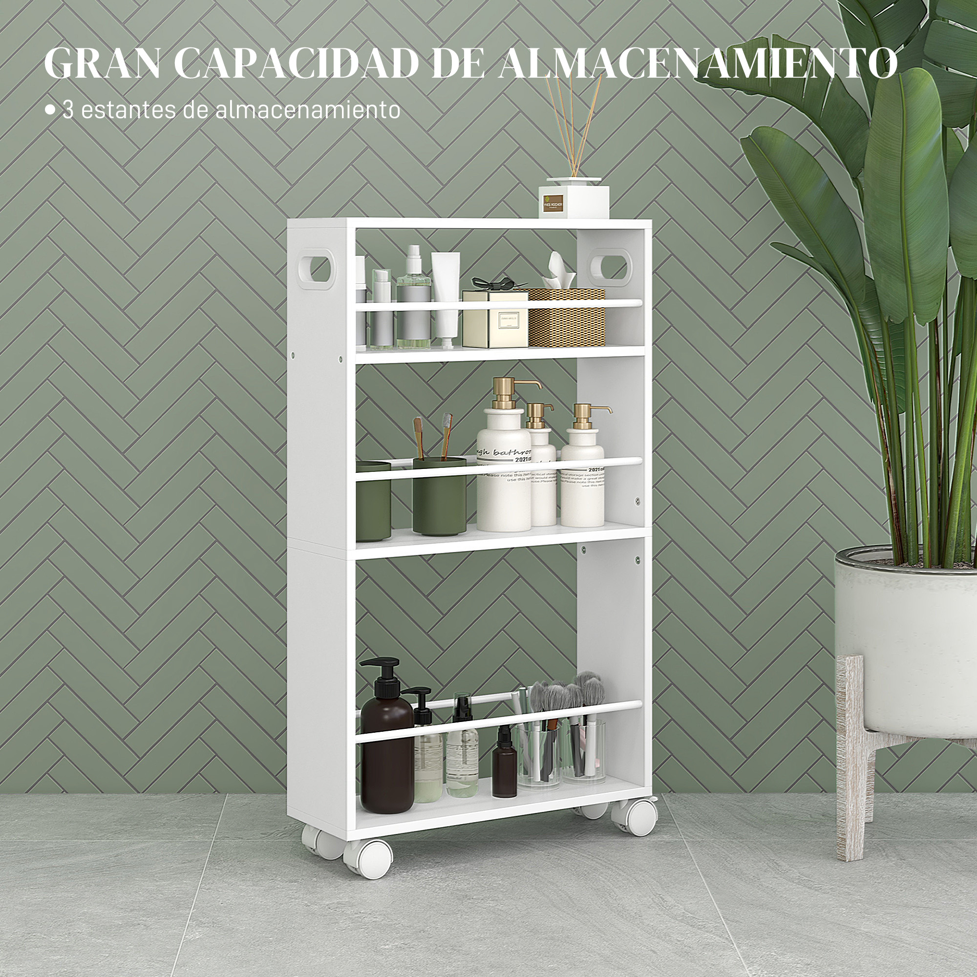 Un estante blanco con ruedas y artículos de baño frente a una pared de azulejos verdes.