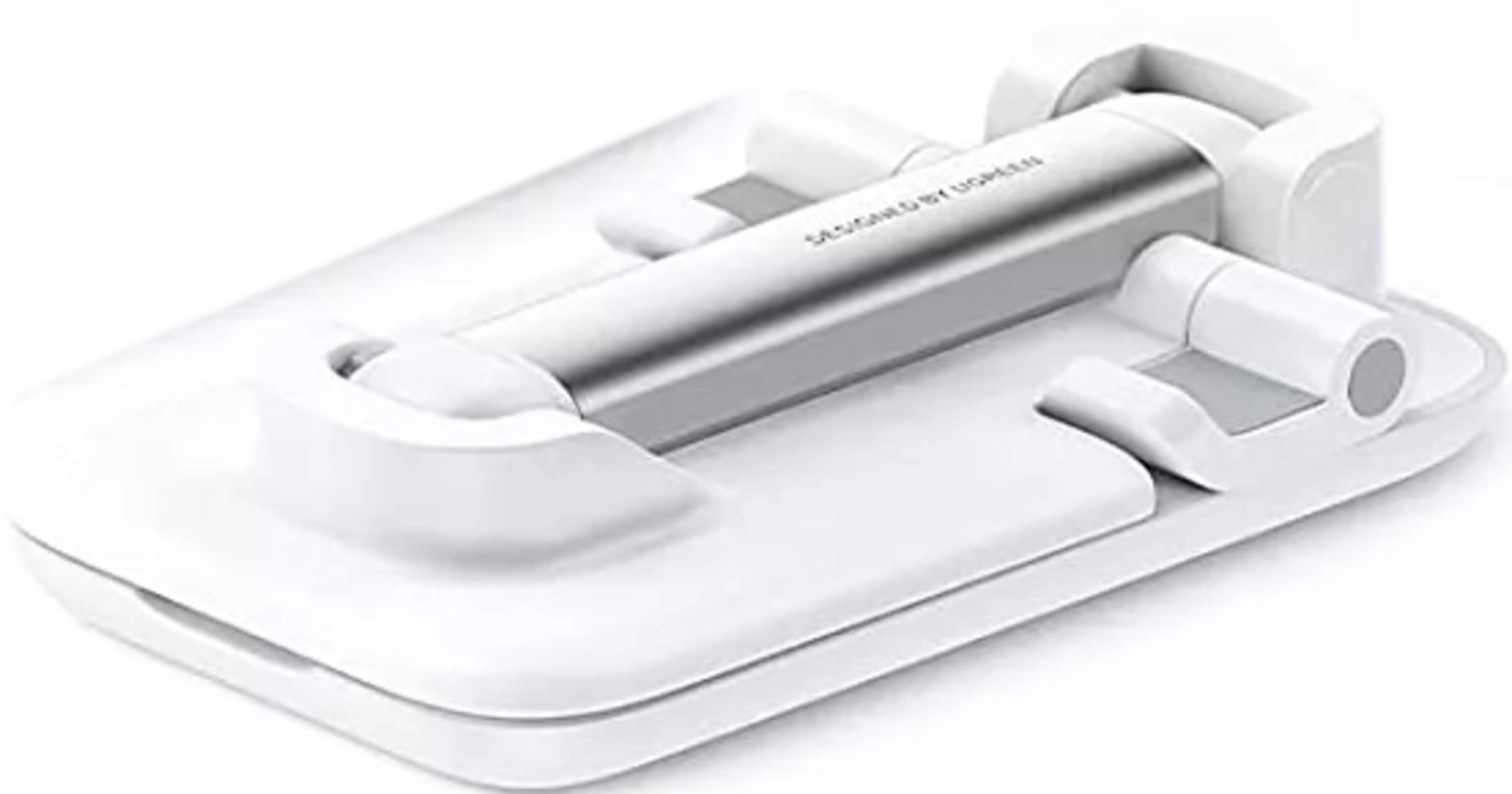 Biały, składany stojak na telefon ze srebrną środkową belką.