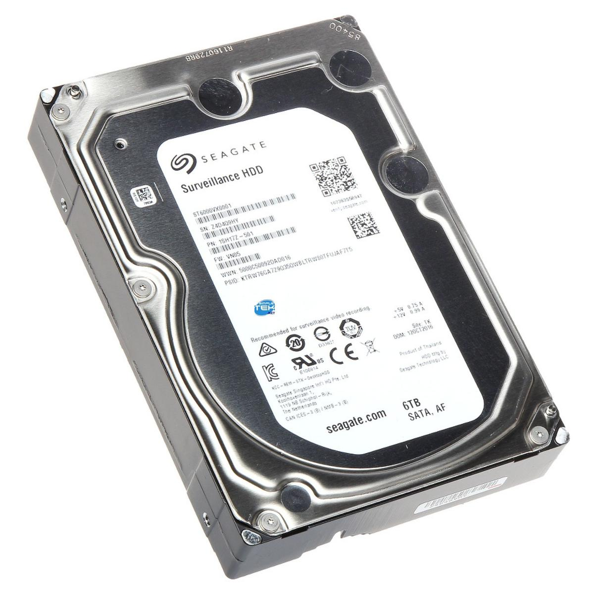 Hard disk Seagate Surveillance da 6TB, argento e nero, con etichette e connettori.