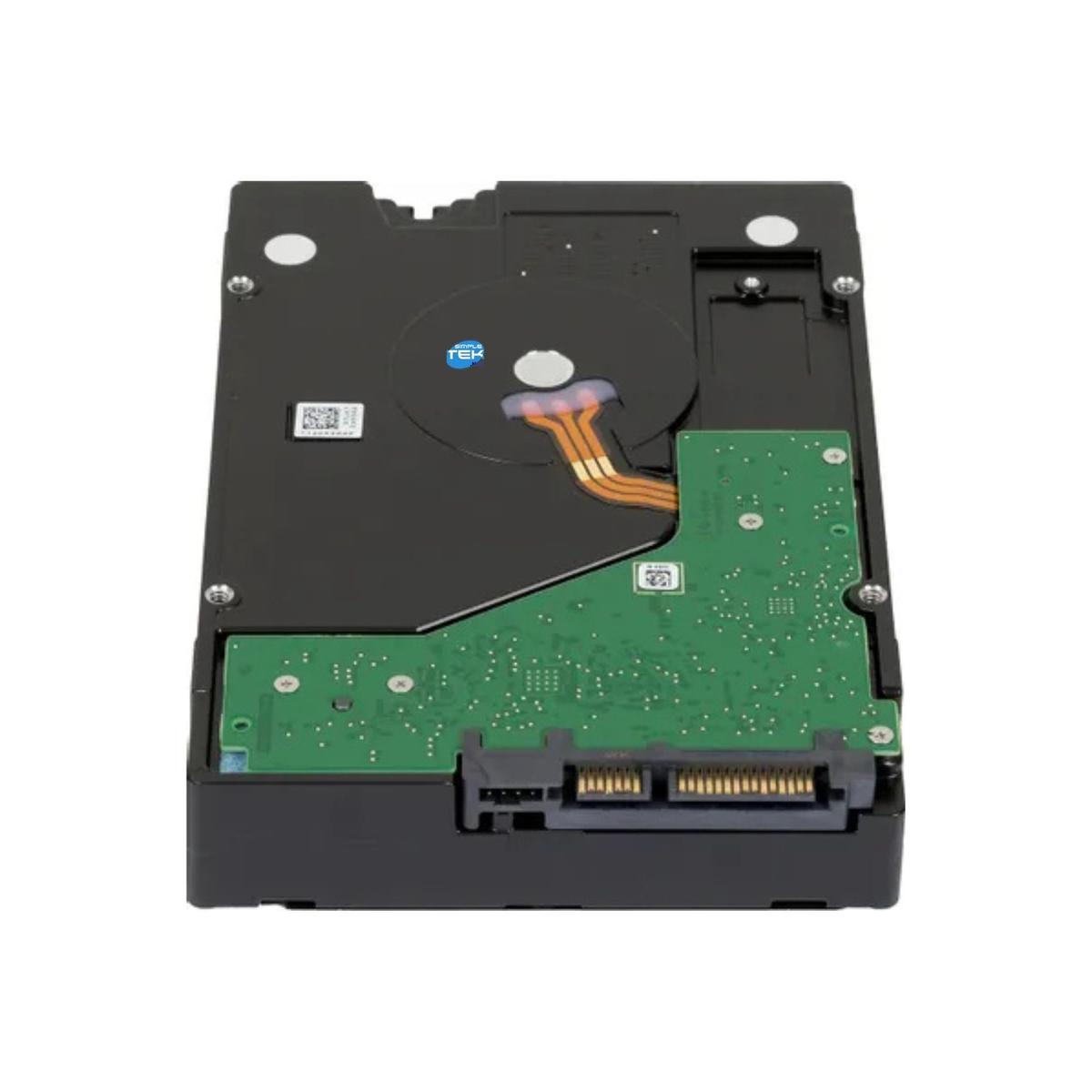 Hard disk nero con scheda verde e cavi arancioni.
