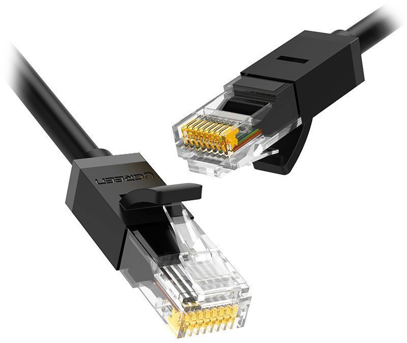 Altın pinli şeffaf konektörlü iki siyah Ethernet kablosu beyaz arka planda.