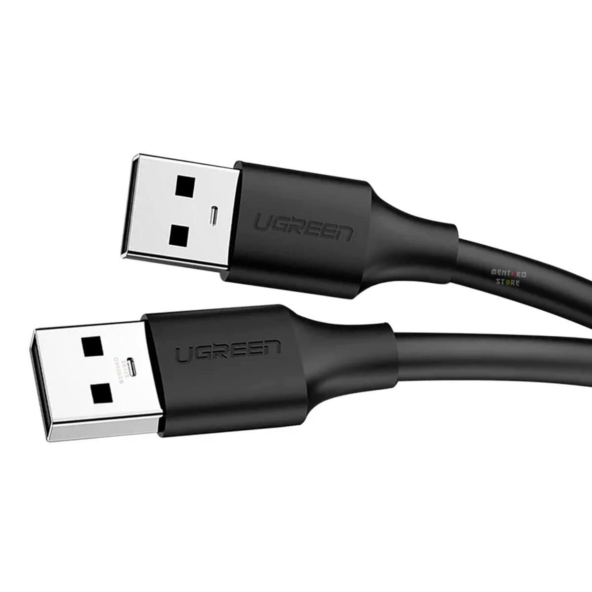 Dwa czarne kable USB UGREEN leżą obok siebie na białym tle.