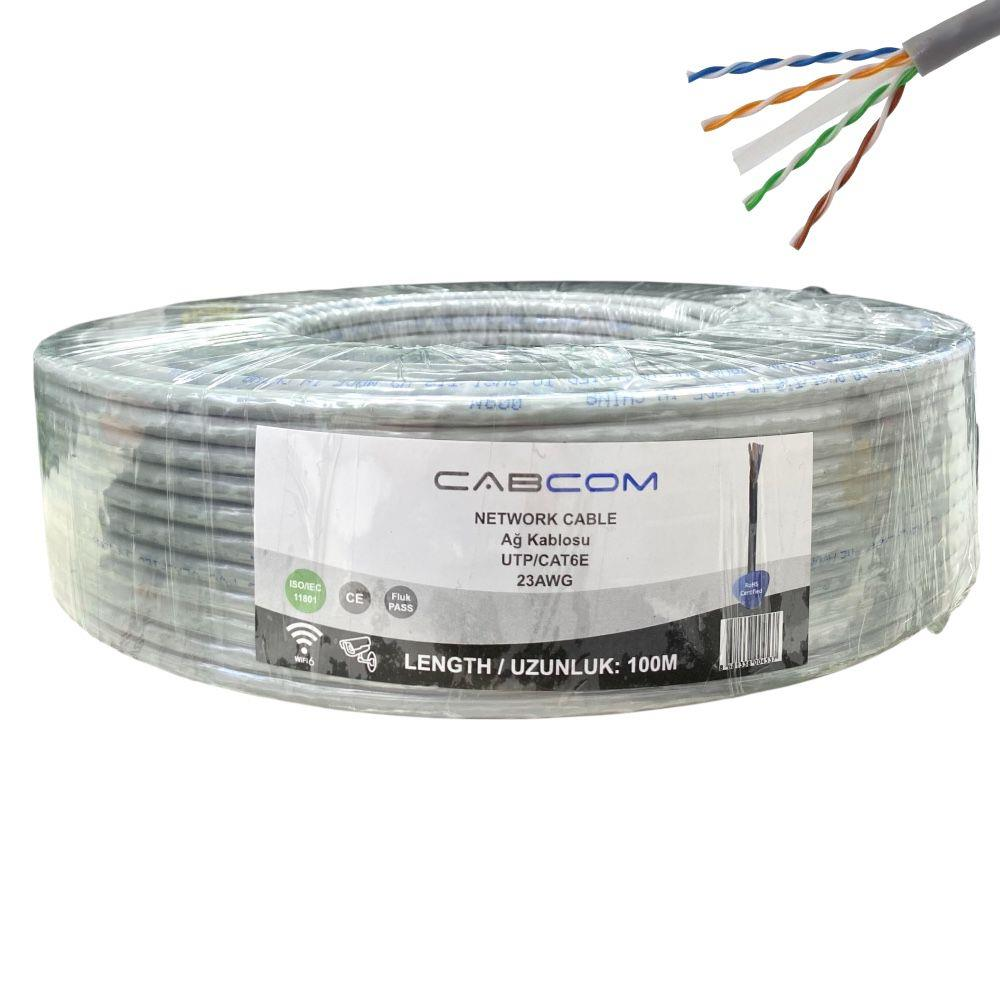 CAT6E ağ kablosu (23AWG) makarası, 100M uzunluk. Kablo uçları soyulmuş durumdadır.
