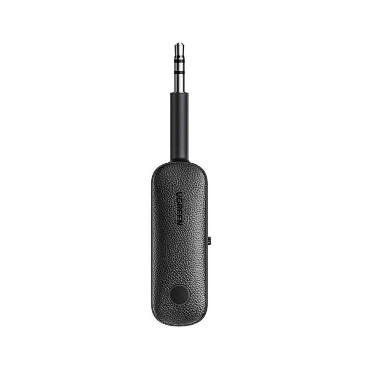 Czarny adapter audio UGREEN z wtyczką 3,5 mm.