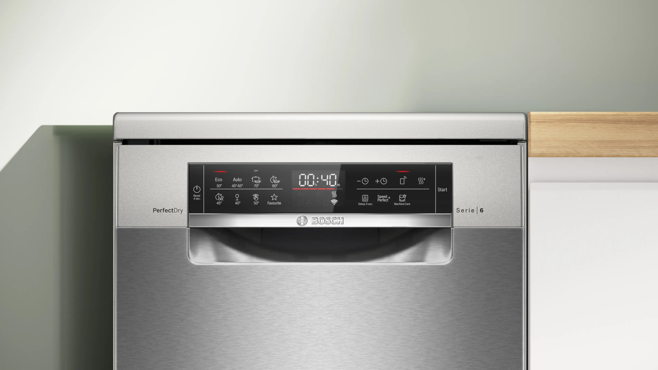 Bosch Geschirrspüler mit digitaler Anzeige, die 00:40 anzeigt.