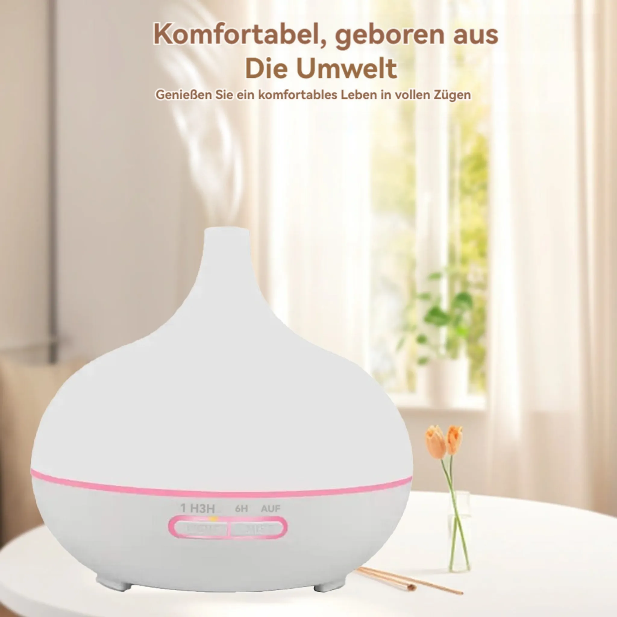 Ein weißer Diffusor mit rosa Akzenten steht auf einem Tisch. Dampf steigt auf.