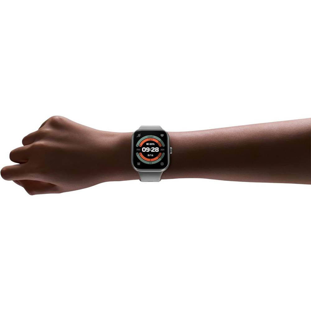 Un reloj inteligente plateado en una muñeca muestra 09:28 AM y 80% batería.