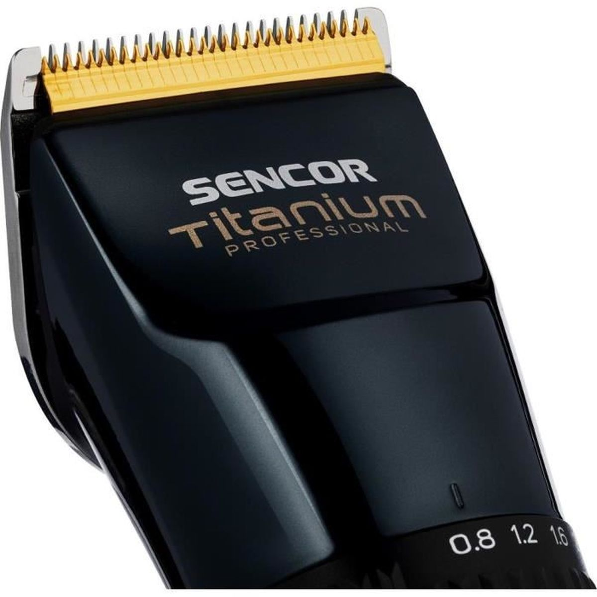 Nahaufnahme eines schwarzen Sencor Titanium Haarschneiders mit goldener Klinge und Längeneinstellungen.