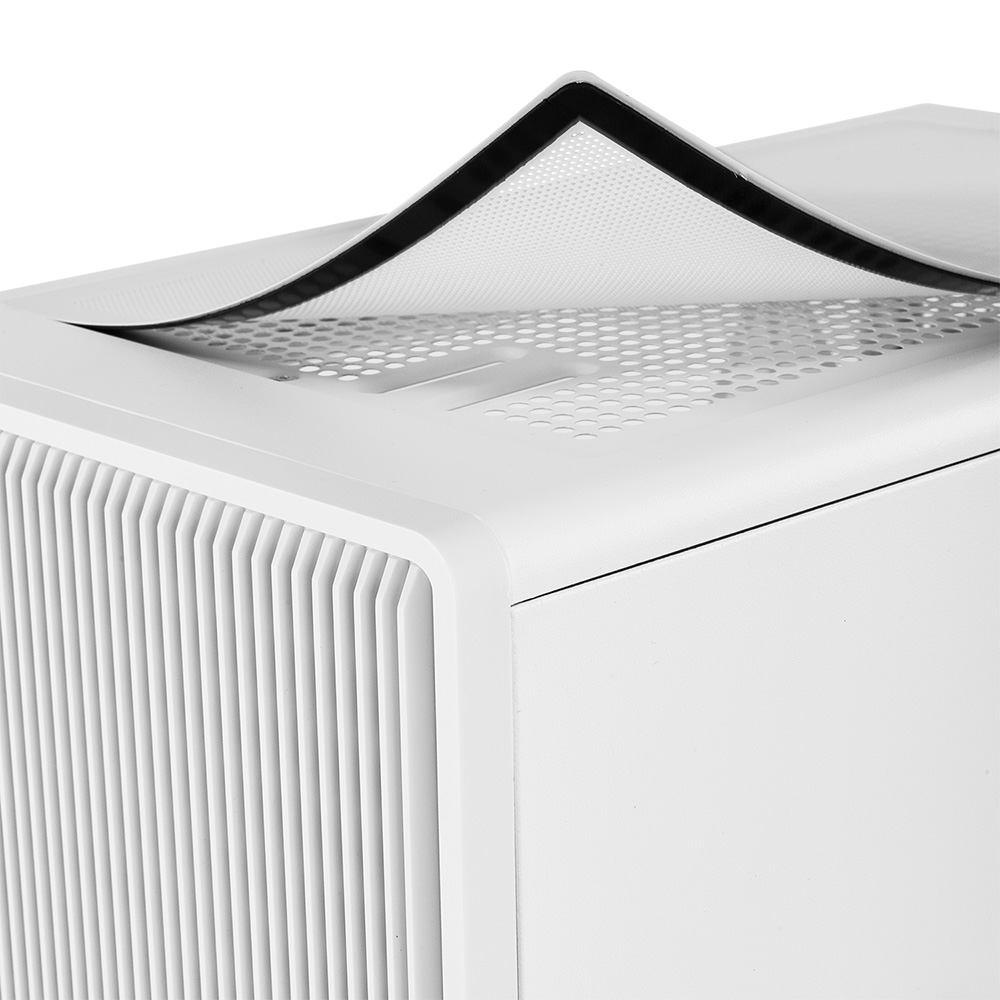 Una caja blanca con ranuras de ventilación y panel superior extraíble.
