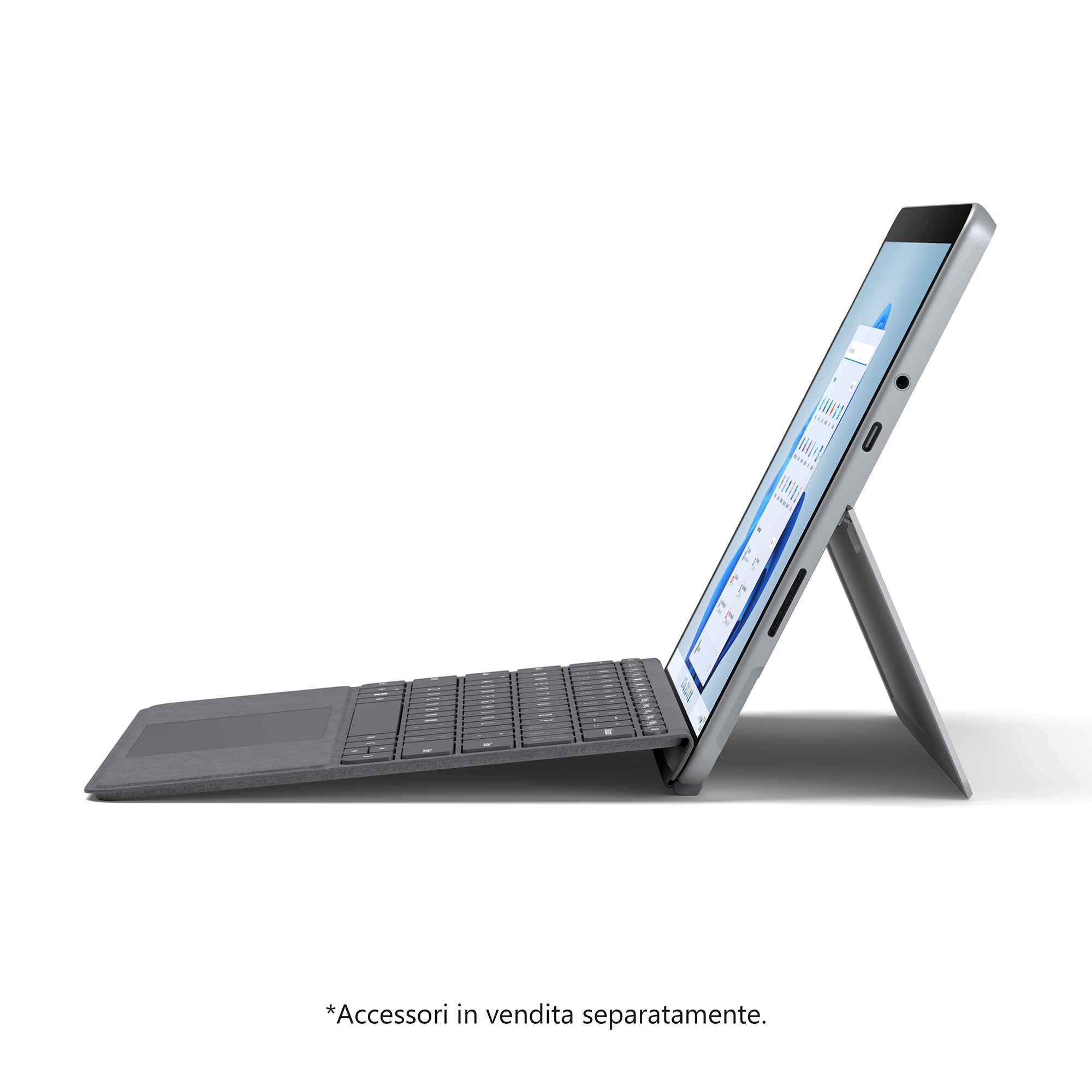 Ein silbernes Tablet mit angehängter grauer Tastatur steht auf einem Ständer.