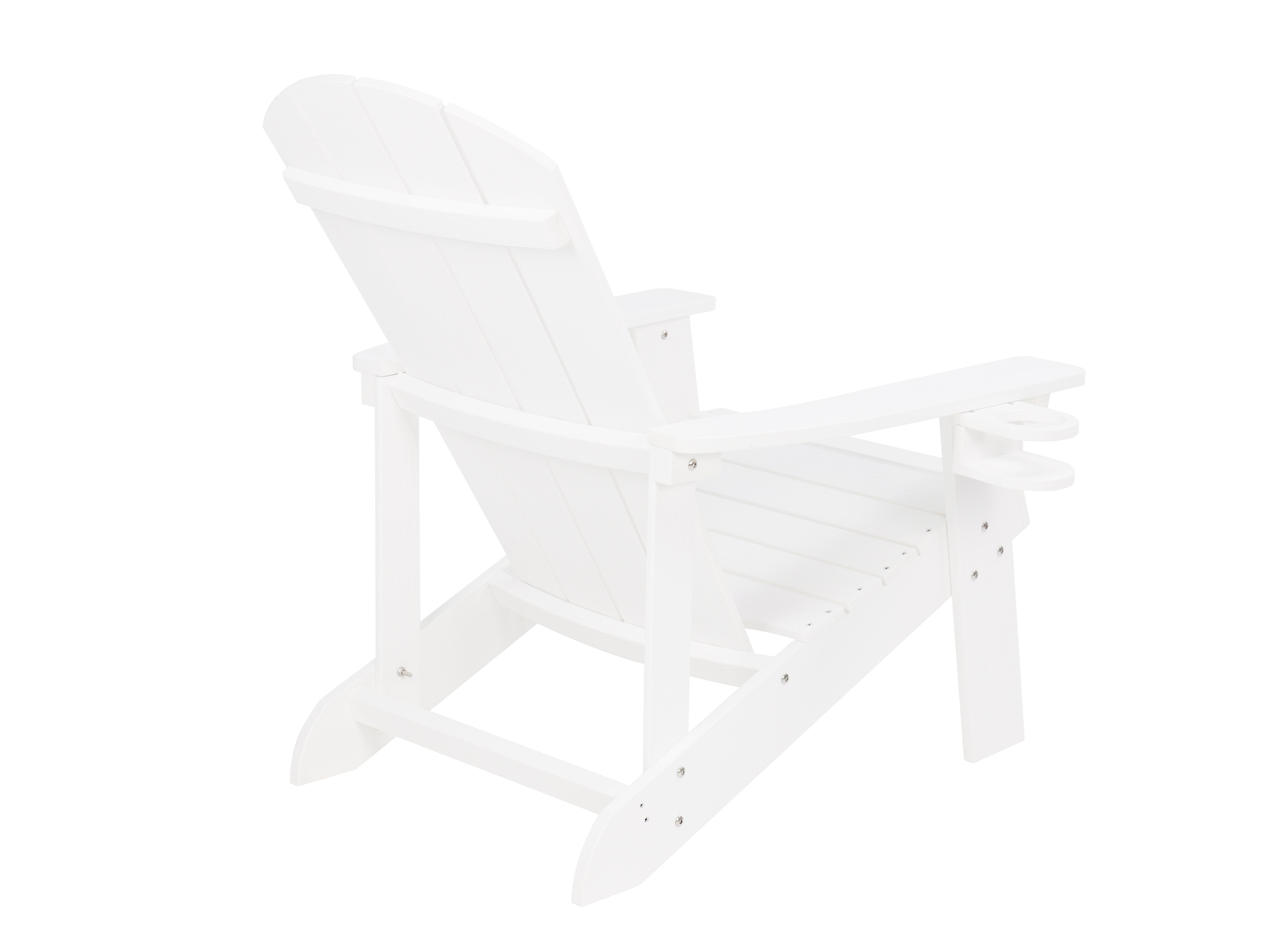 Ein weißer Adirondackstuhl mit Armlehnen und integrierten Getränkehaltern.