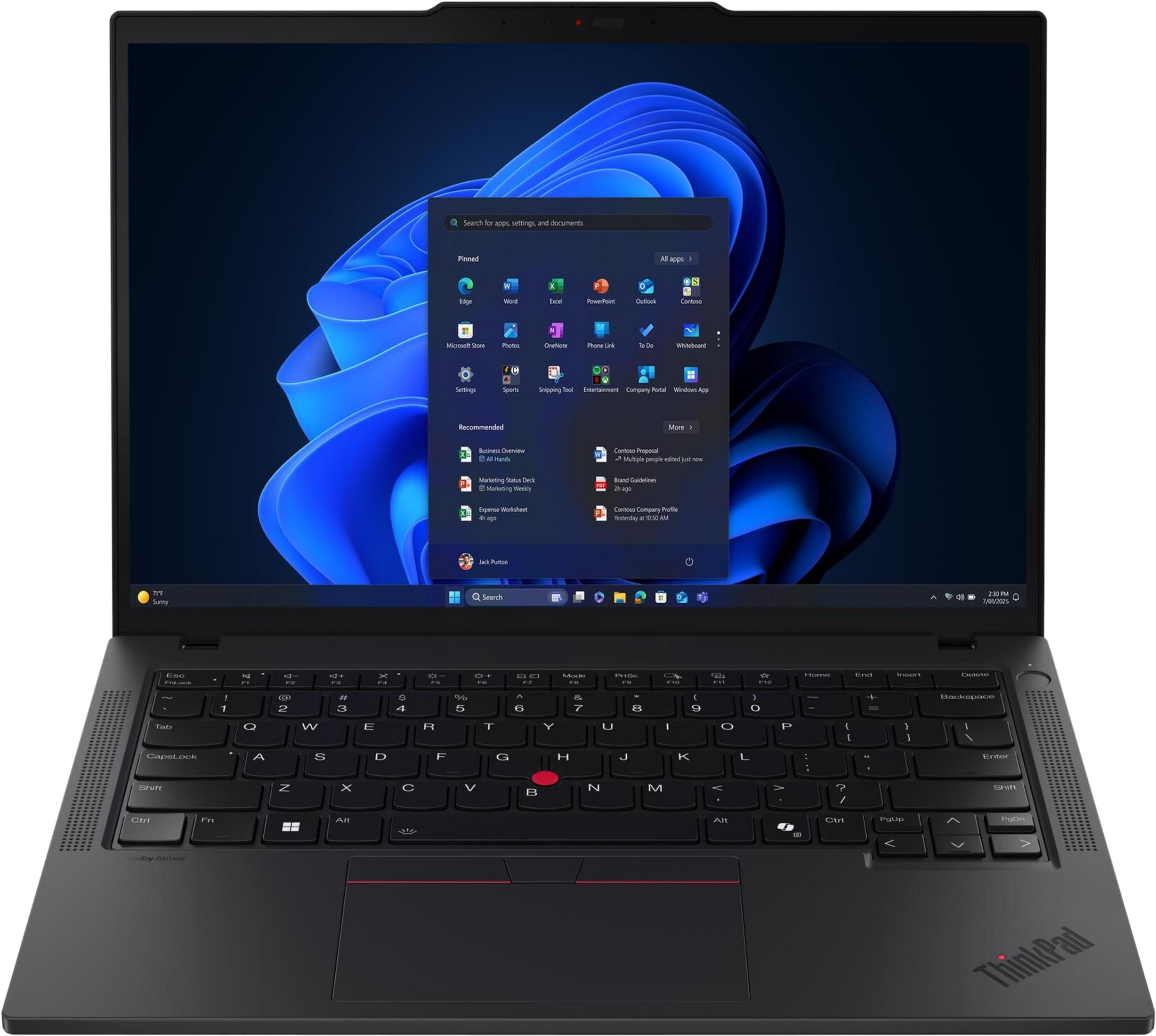 Ein dunkler Laptop mit Windows 11 und geöffnetem Startmenü. Tastatur und Touchpad sind sichtbar.
