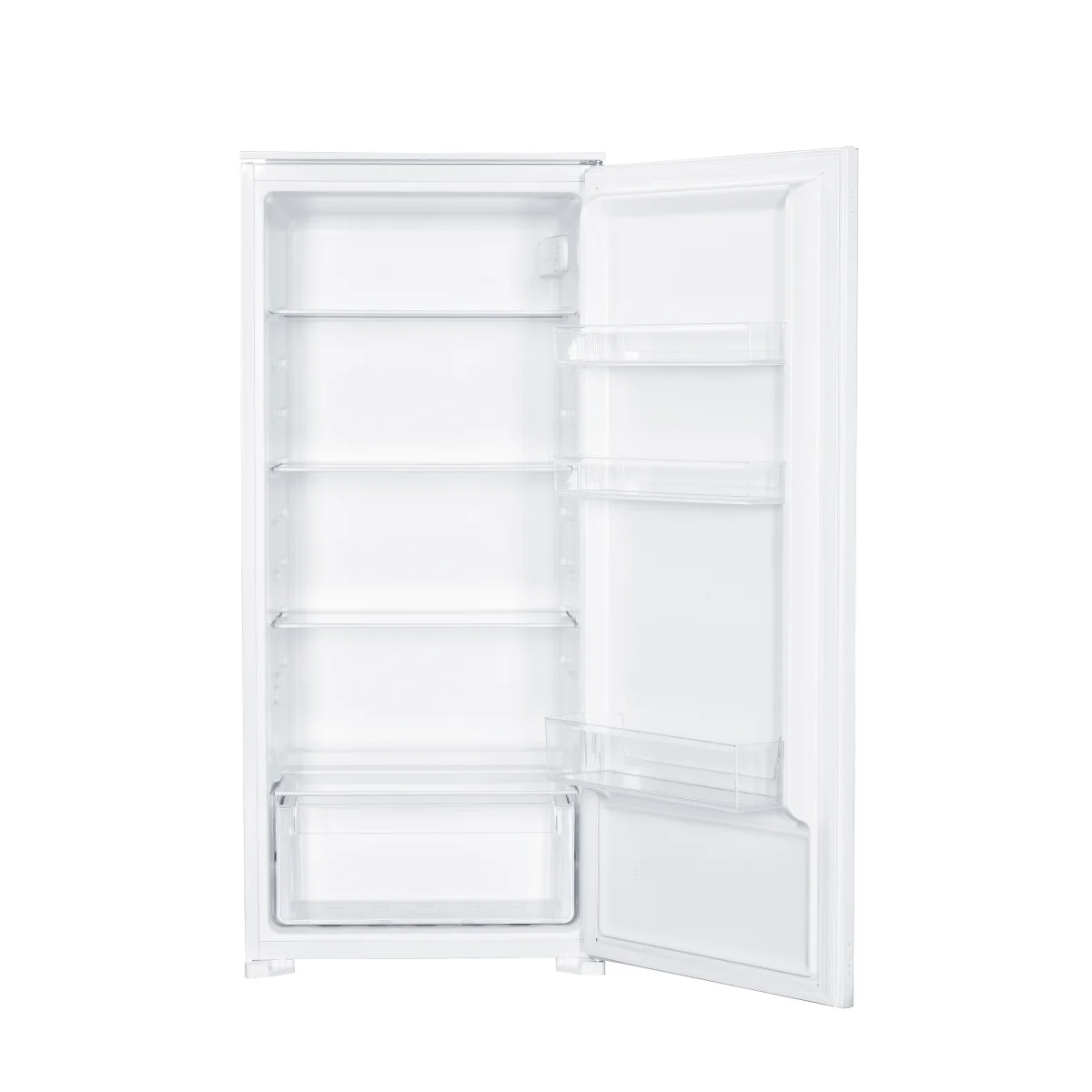 Ein weißer, leerer Kühlschrank mit offener Tür und Einlegeböden.
