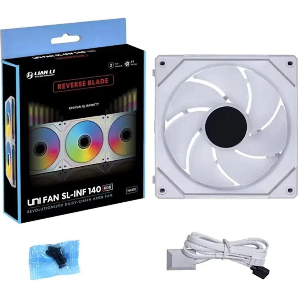 Una ventola PC RGB bianca, scatola e cavi su sfondo bianco.