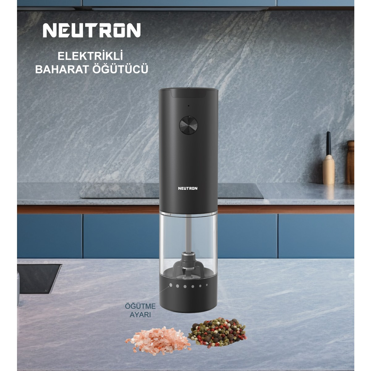 Neutron elektrikli baharat öğütücü, mermer tezgahta, baharatlarla.