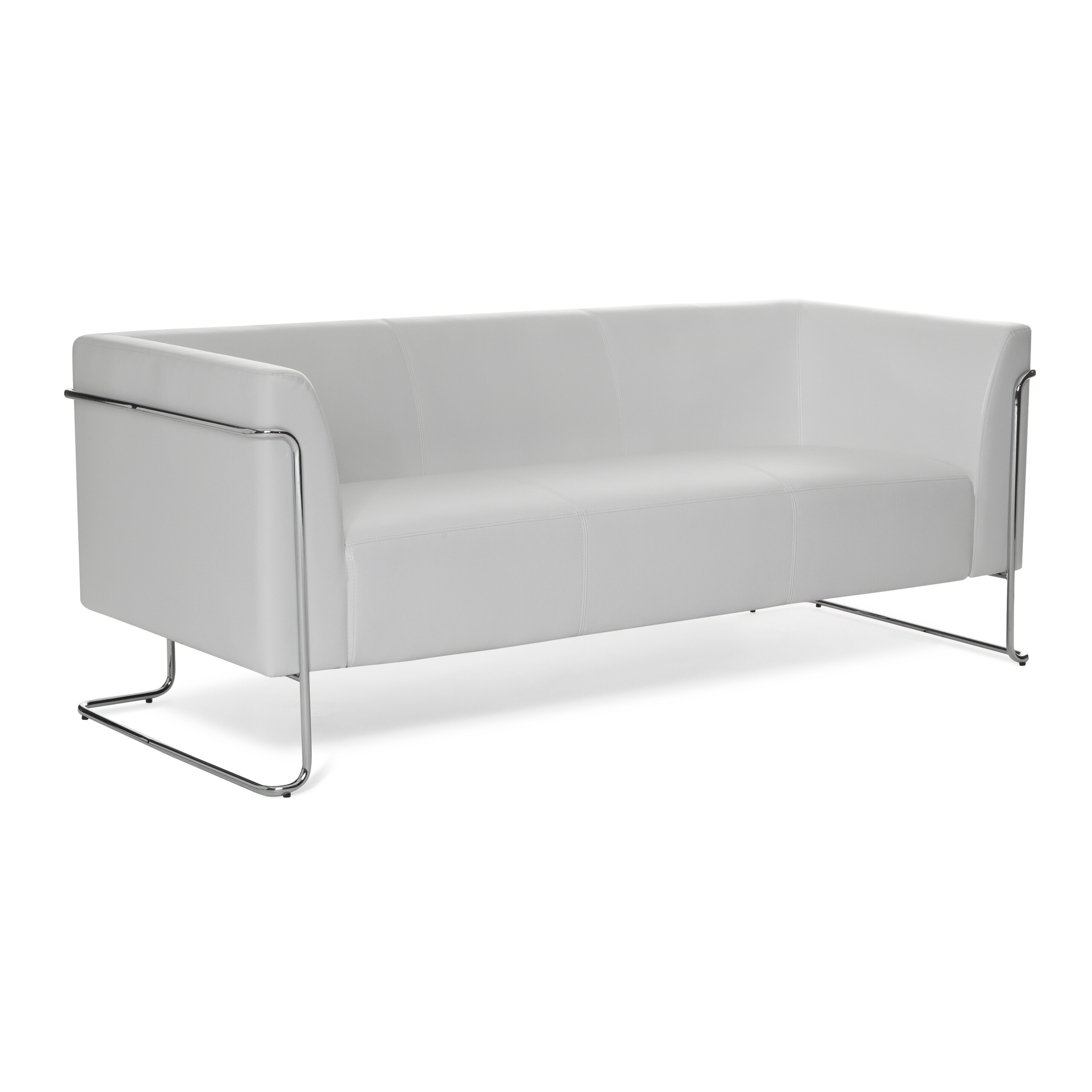 Ein weißes Ledersofa mit Chromrahmen und schlanken Beinen.