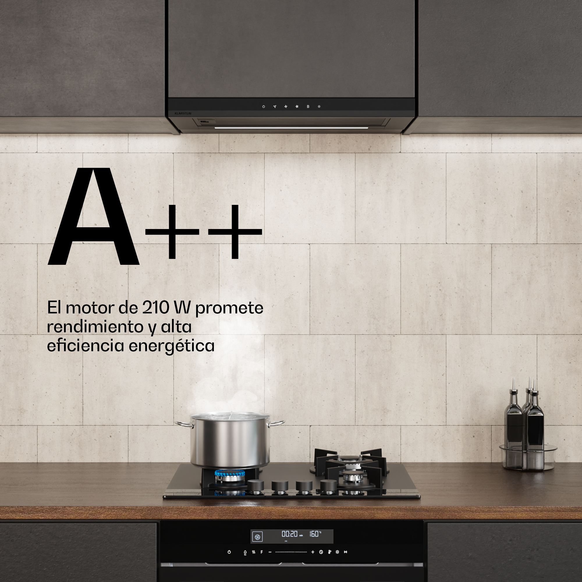 Un piano cottura con pentola fumante, efficienza energetica A++ e cappa.