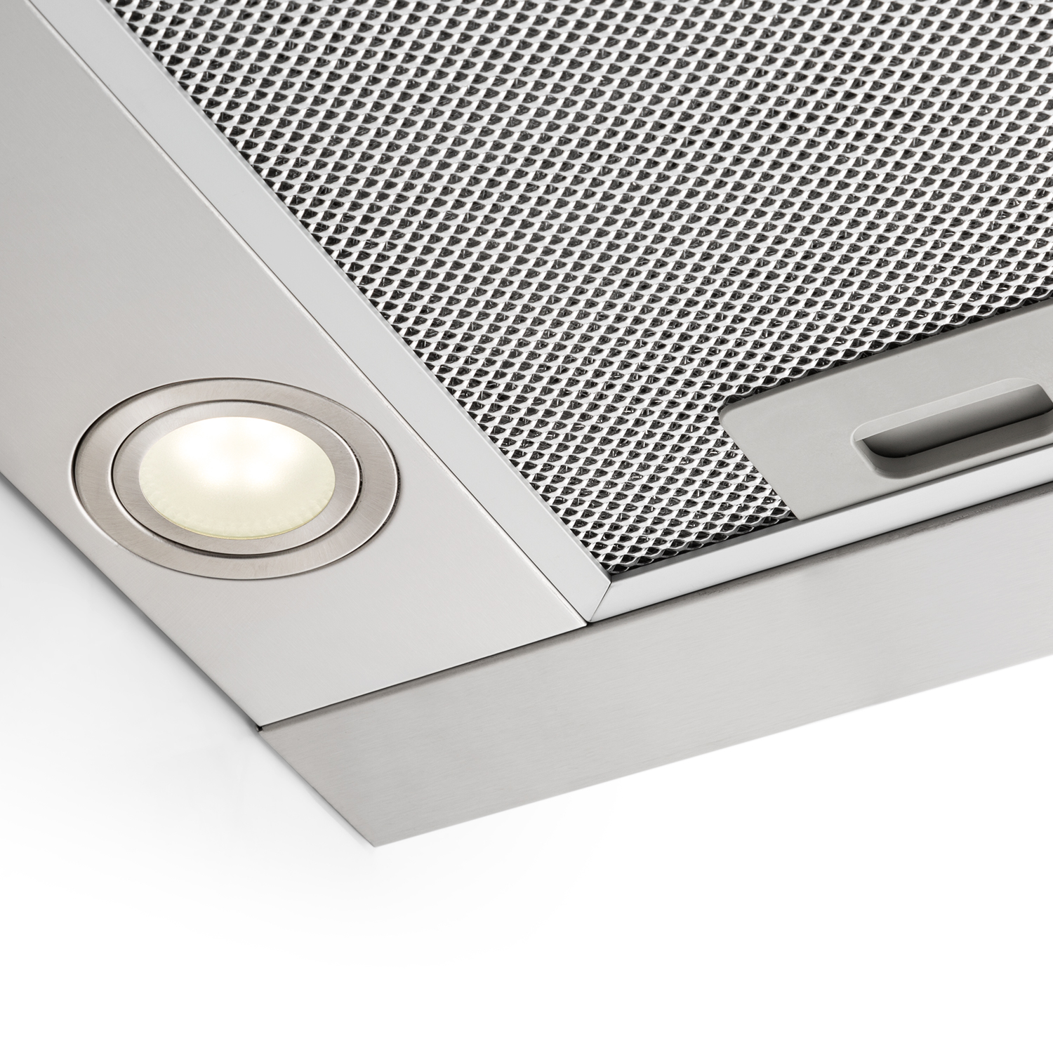 Campana extractora de acero inoxidable con luz integrada y filtro metálico.